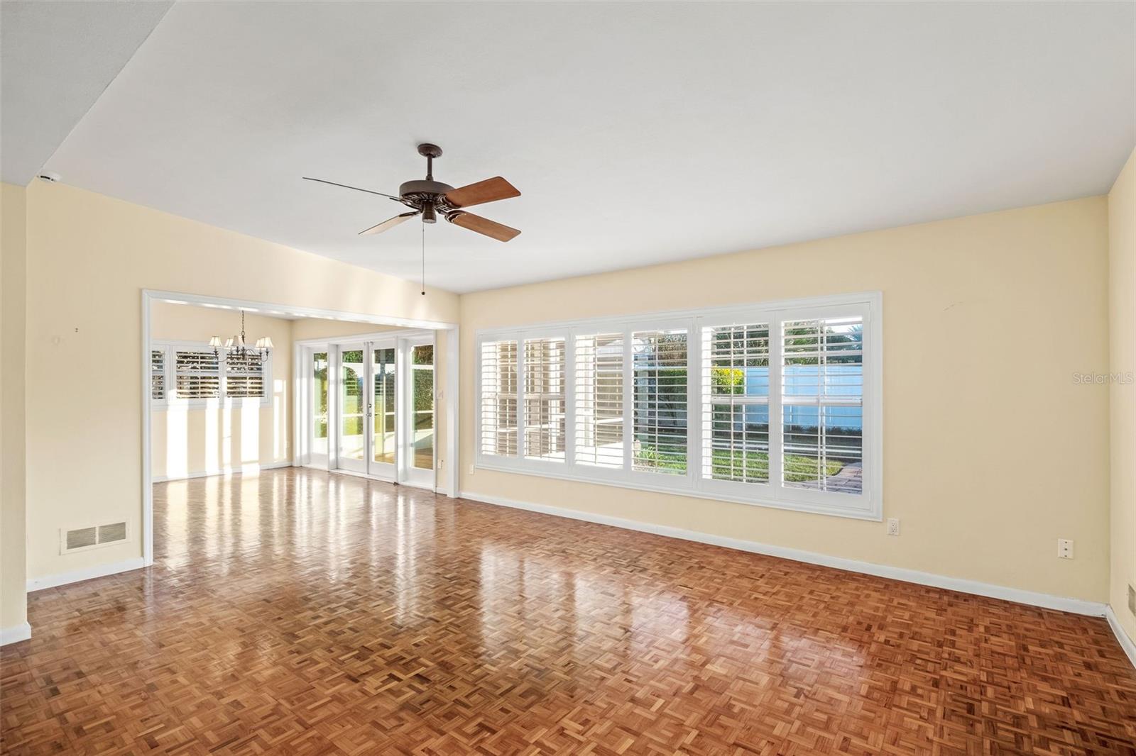 BEL AIR HILLS - Residential