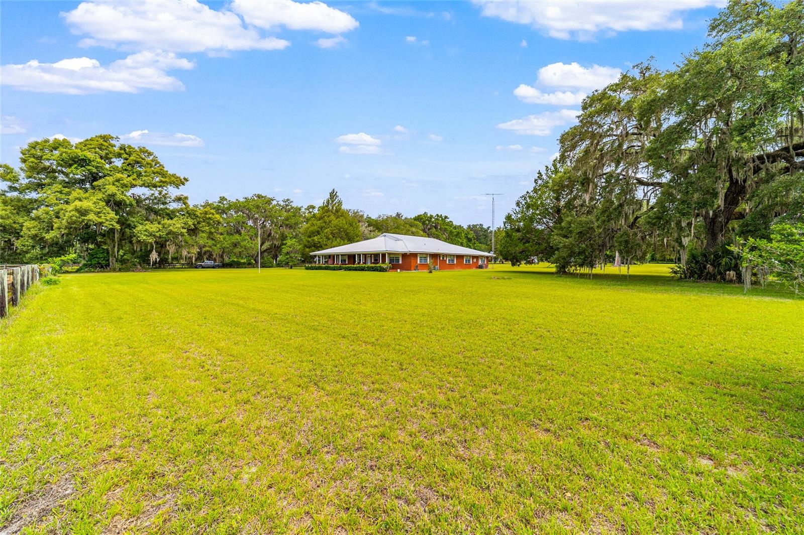 2285 W HIGHWAY 318