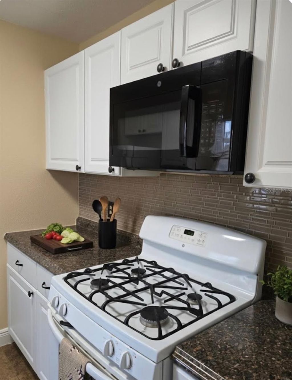 Photo of 10032 65th Avenue N #8, St Petersburg, FL 33708 (MLS # TB8481826)