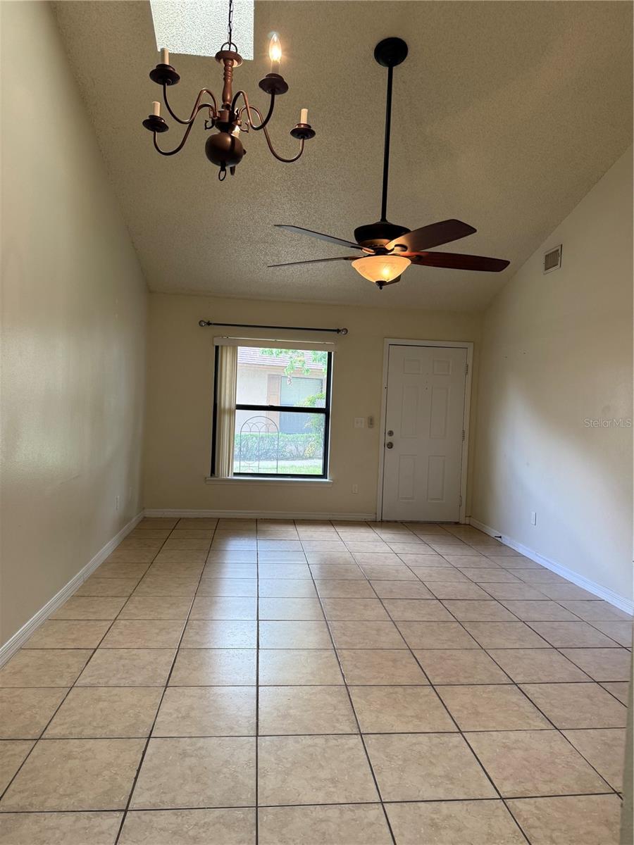 TOWNHOMES WINTER GARDEN - Residential