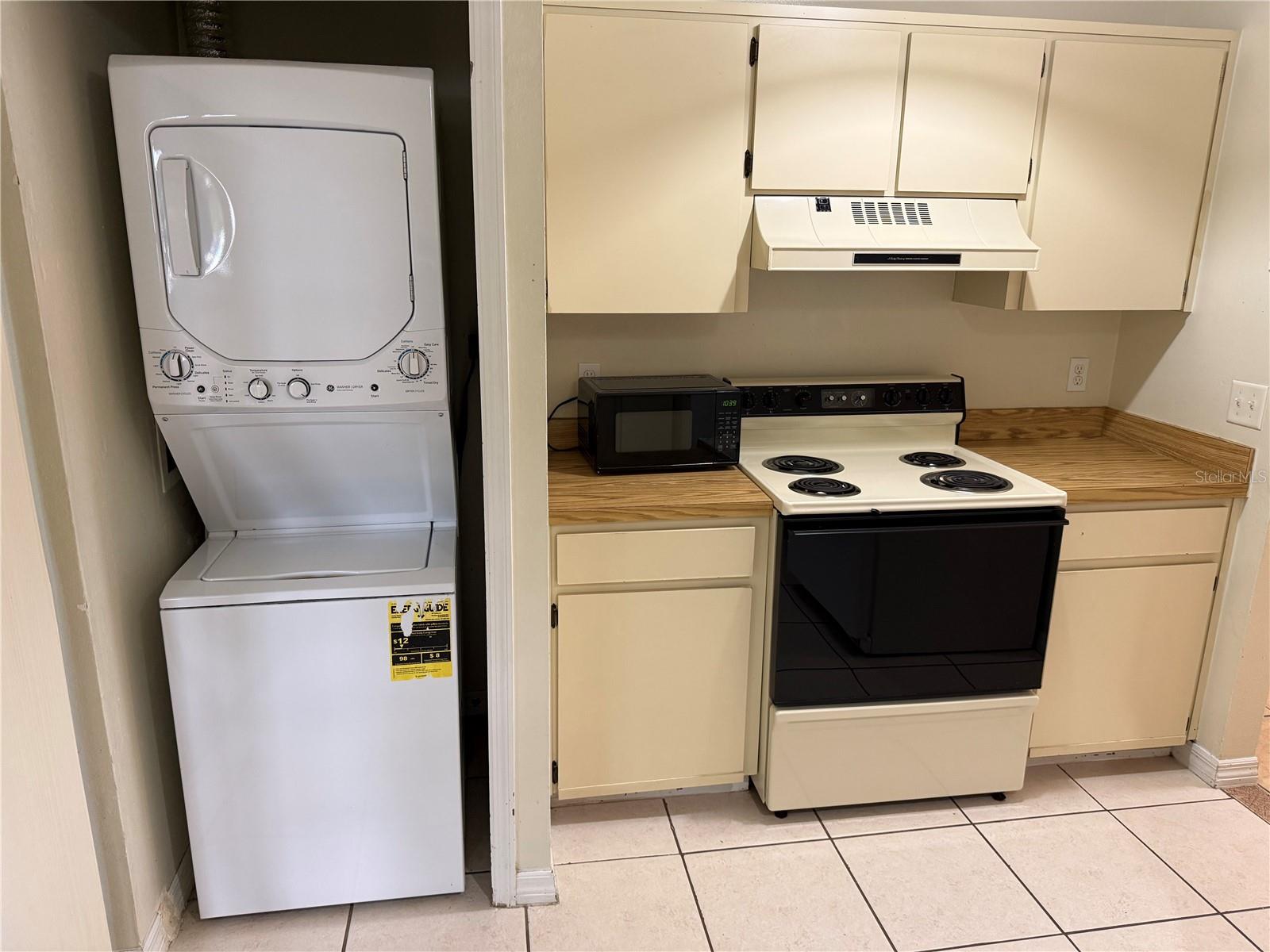 TOWNHOMES WINTER GARDEN - Residential