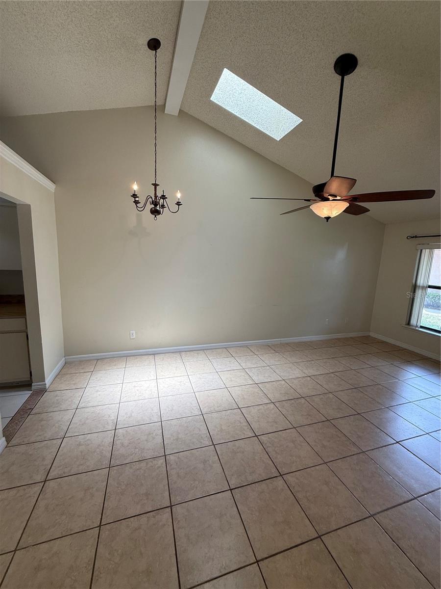 TOWNHOMES WINTER GARDEN - Residential