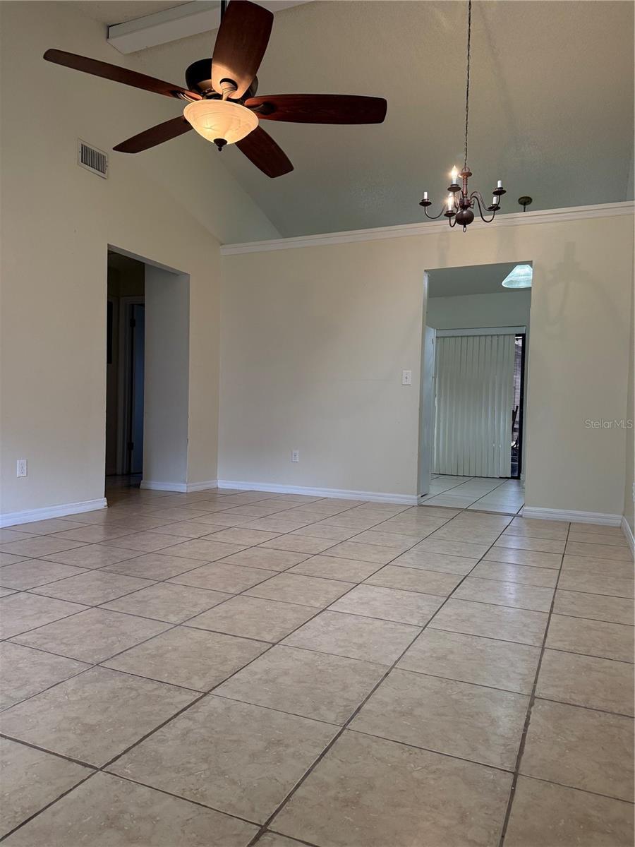TOWNHOMES WINTER GARDEN - Residential
