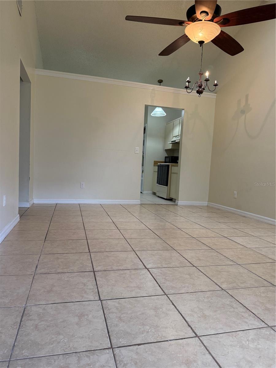 TOWNHOMES WINTER GARDEN - Residential