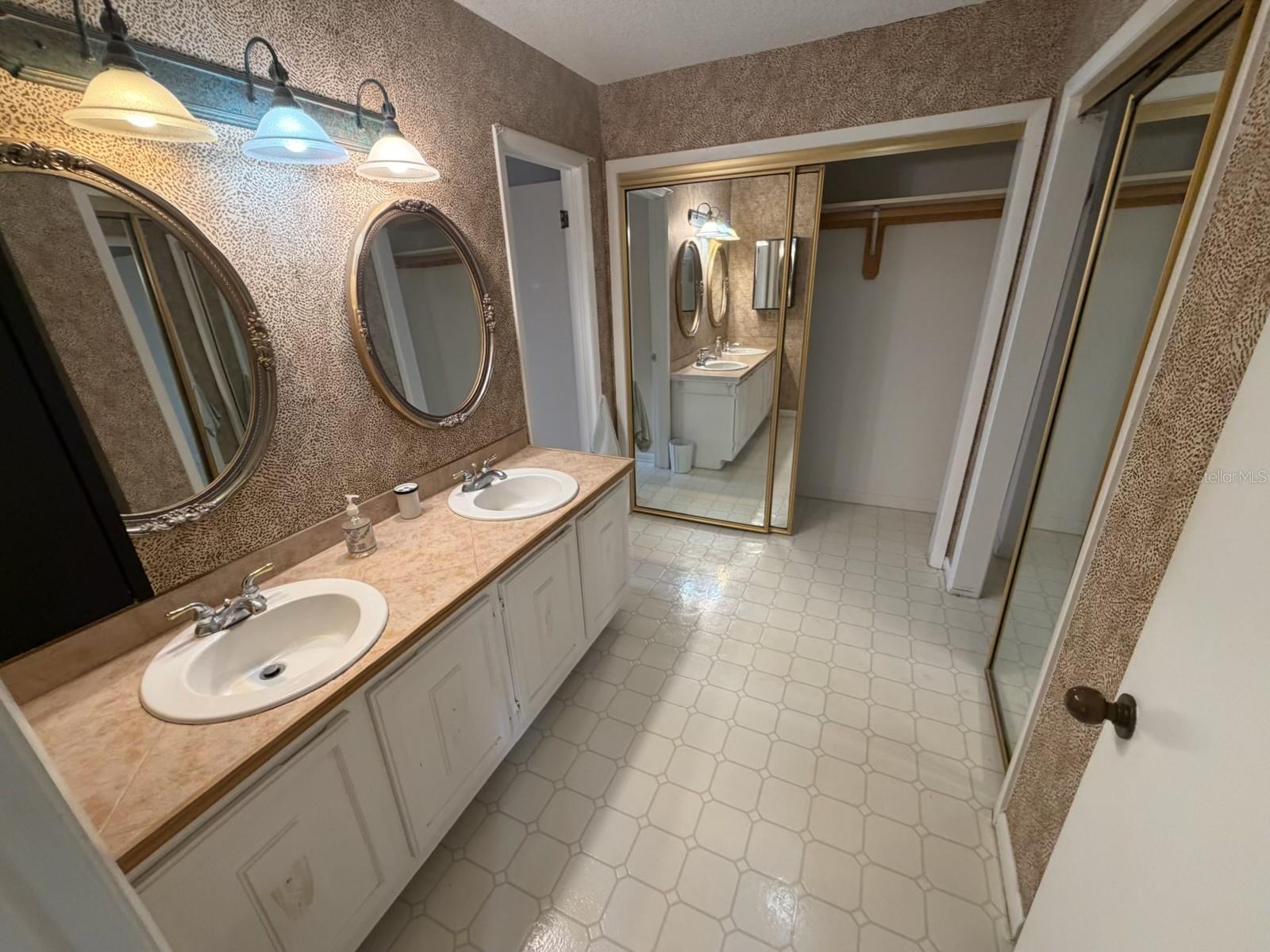 CYPRESS WOODS CONDO - Residential Lease