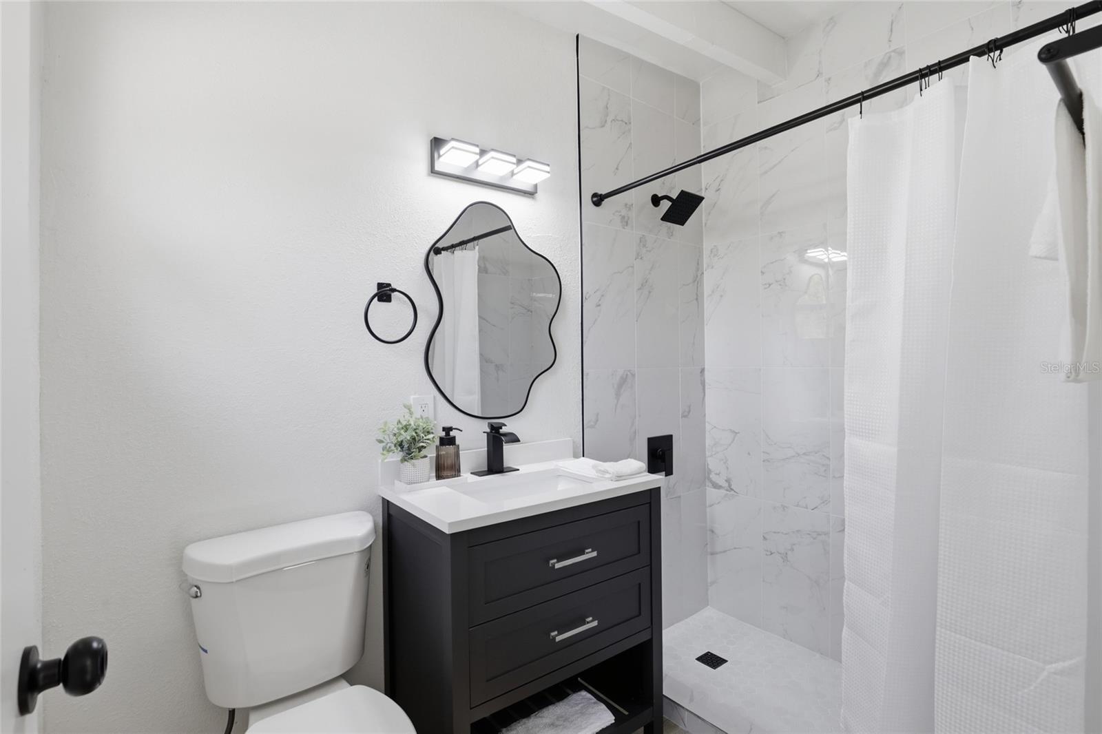 HIGHLAND COURT MANOR - Residential