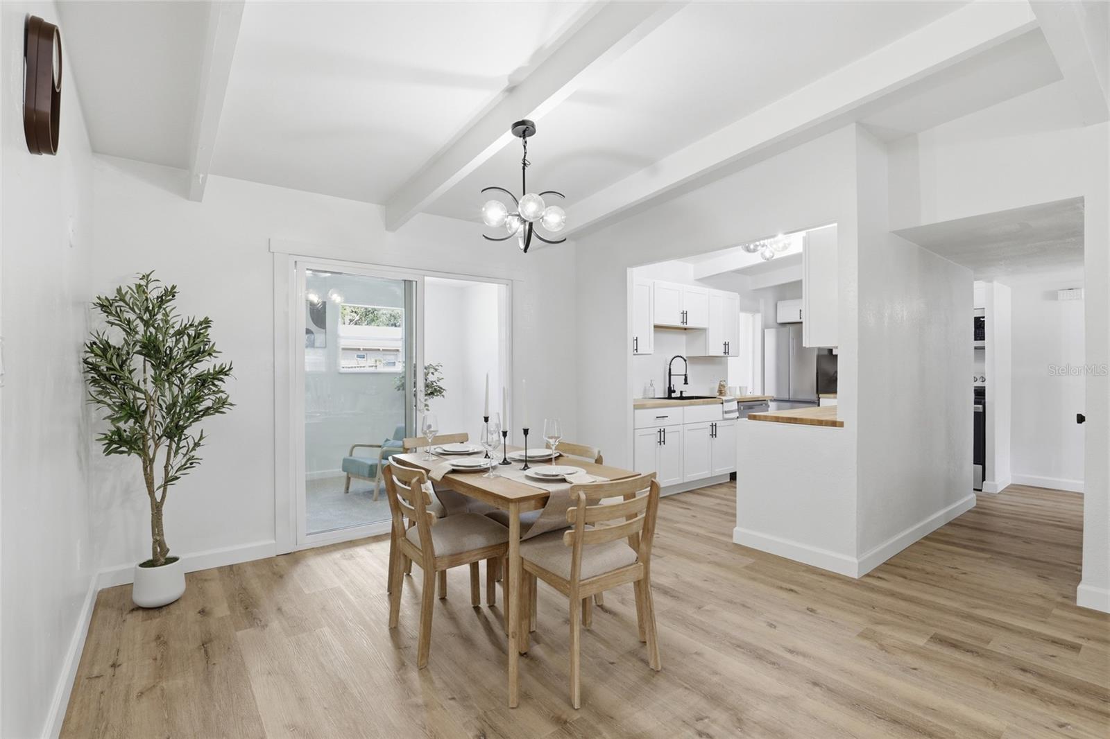 HIGHLAND COURT MANOR - Residential