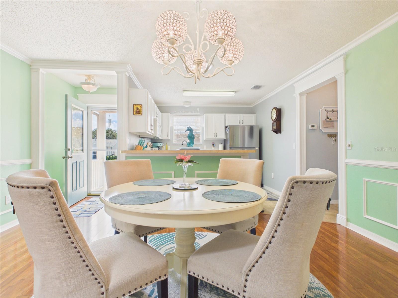 1693 BANBERRY RUN