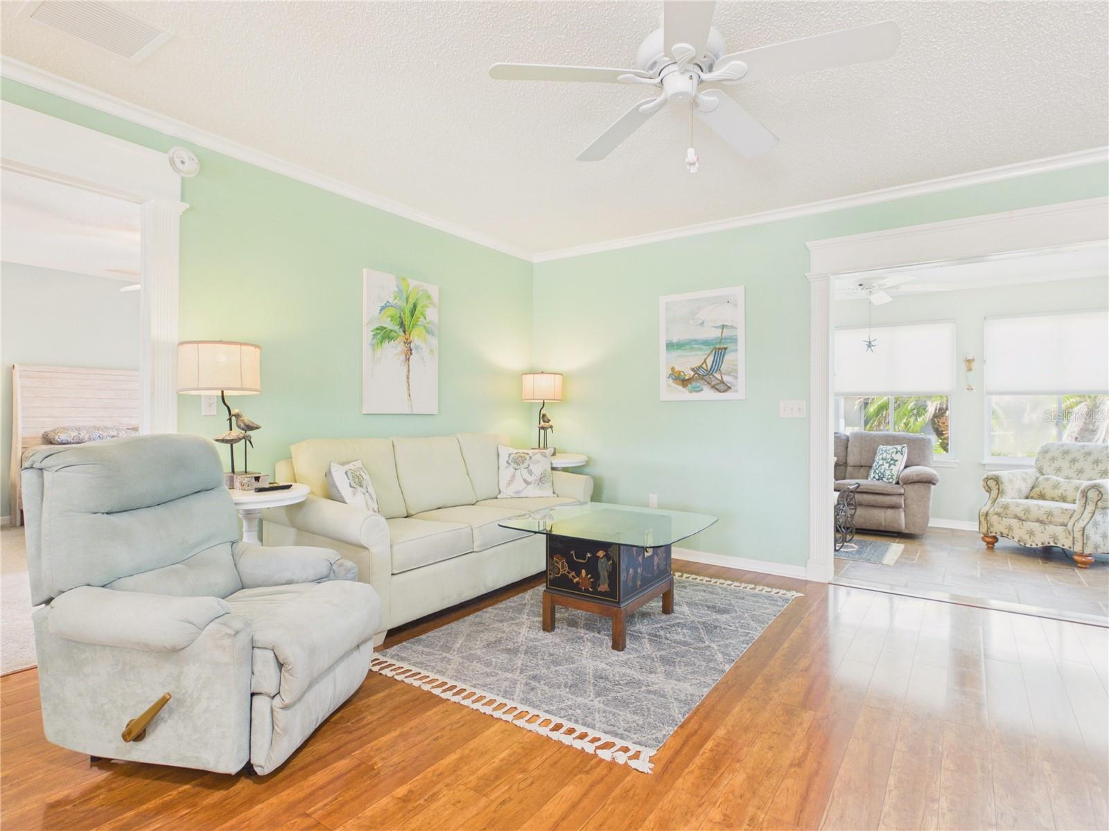 1693 BANBERRY RUN