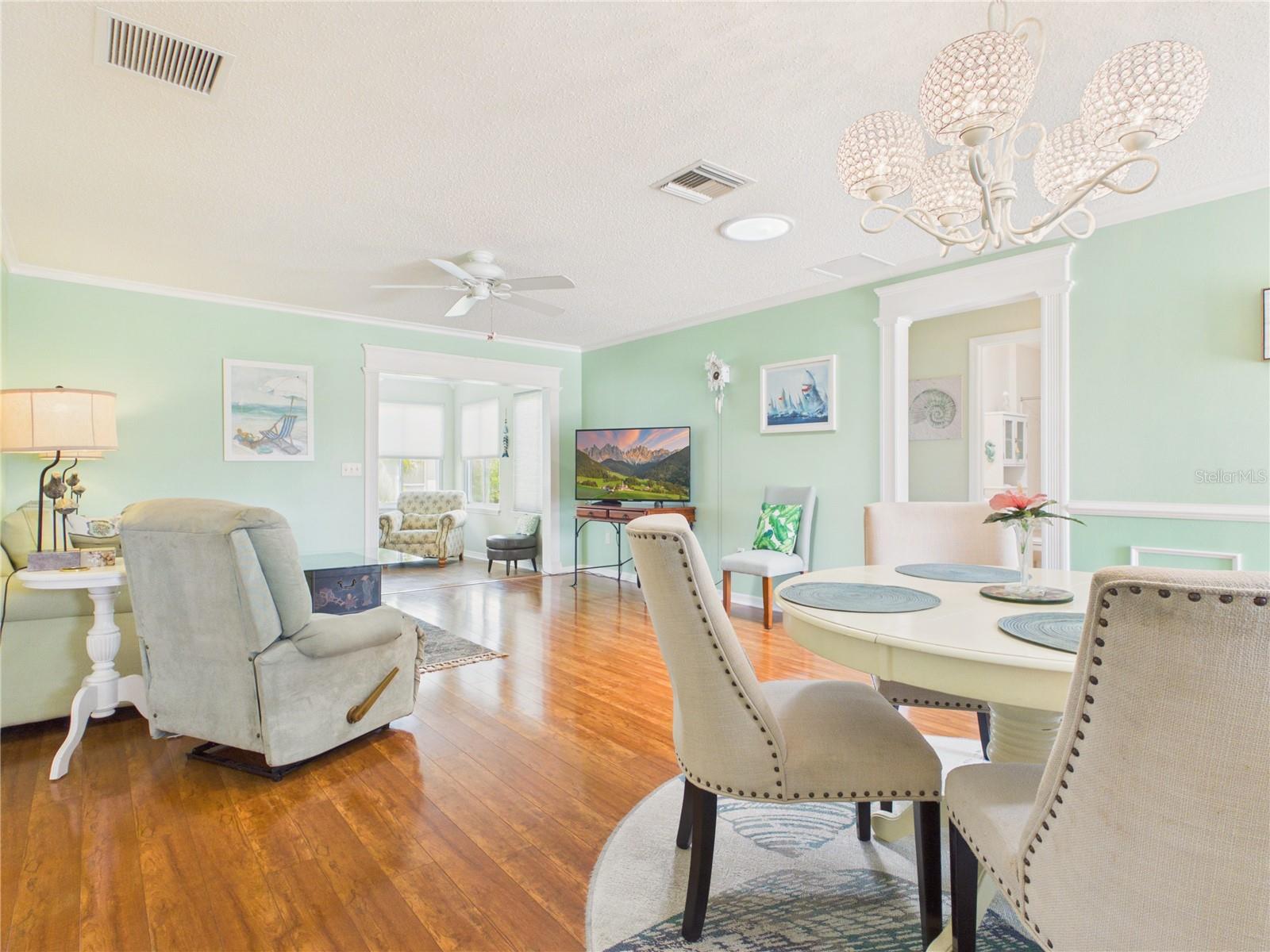 1693 BANBERRY RUN
