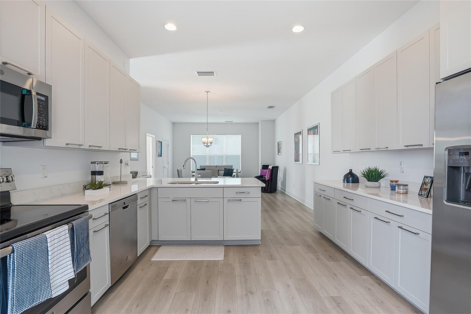 SOUTH WESTSHORE TWNHMS - Residential Lease