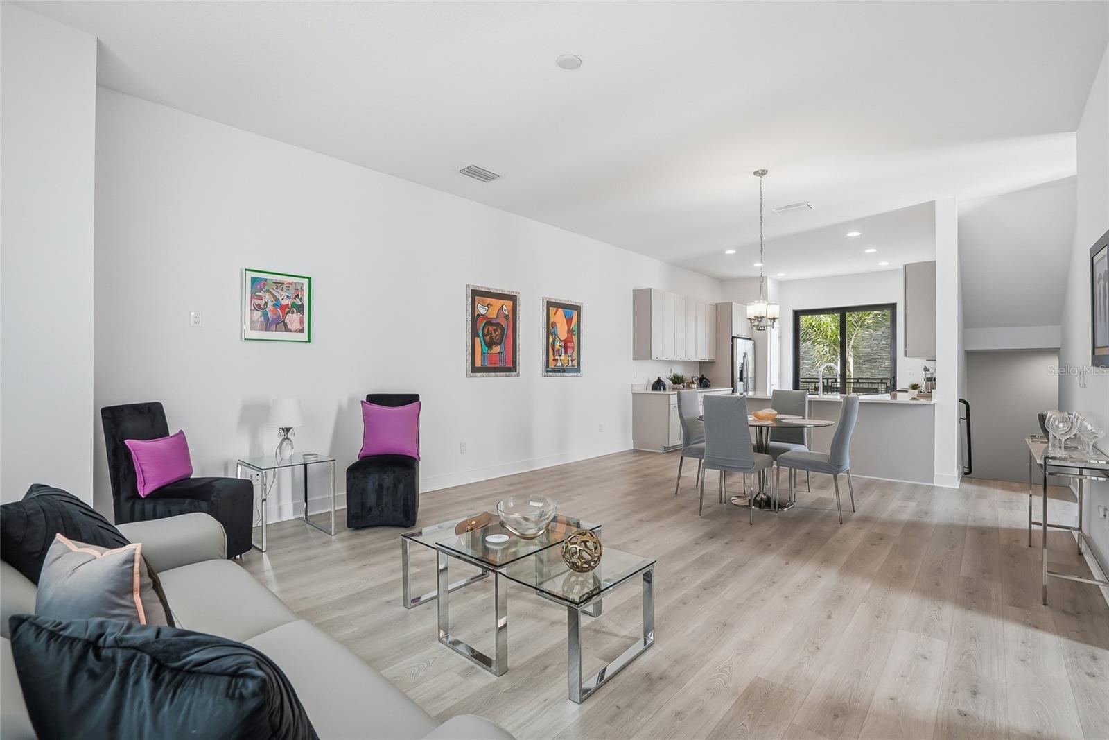 SOUTH WESTSHORE TWNHMS - Residential Lease