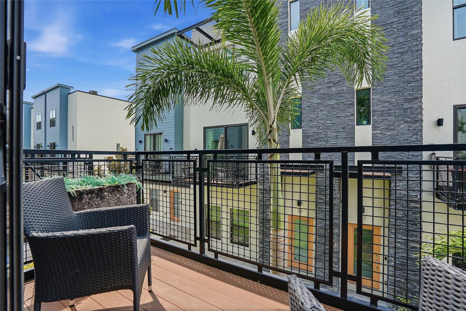 SOUTH WESTSHORE TWNHMS - Residential Lease