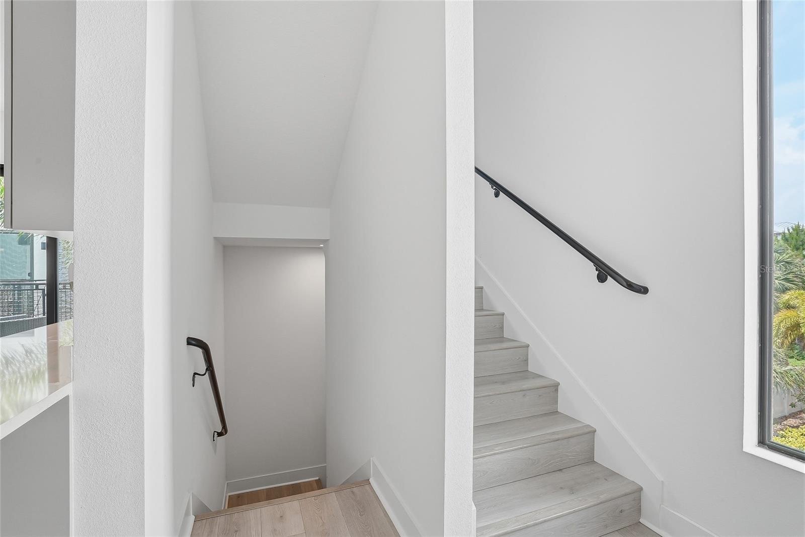 SOUTH WESTSHORE TWNHMS - Residential Lease