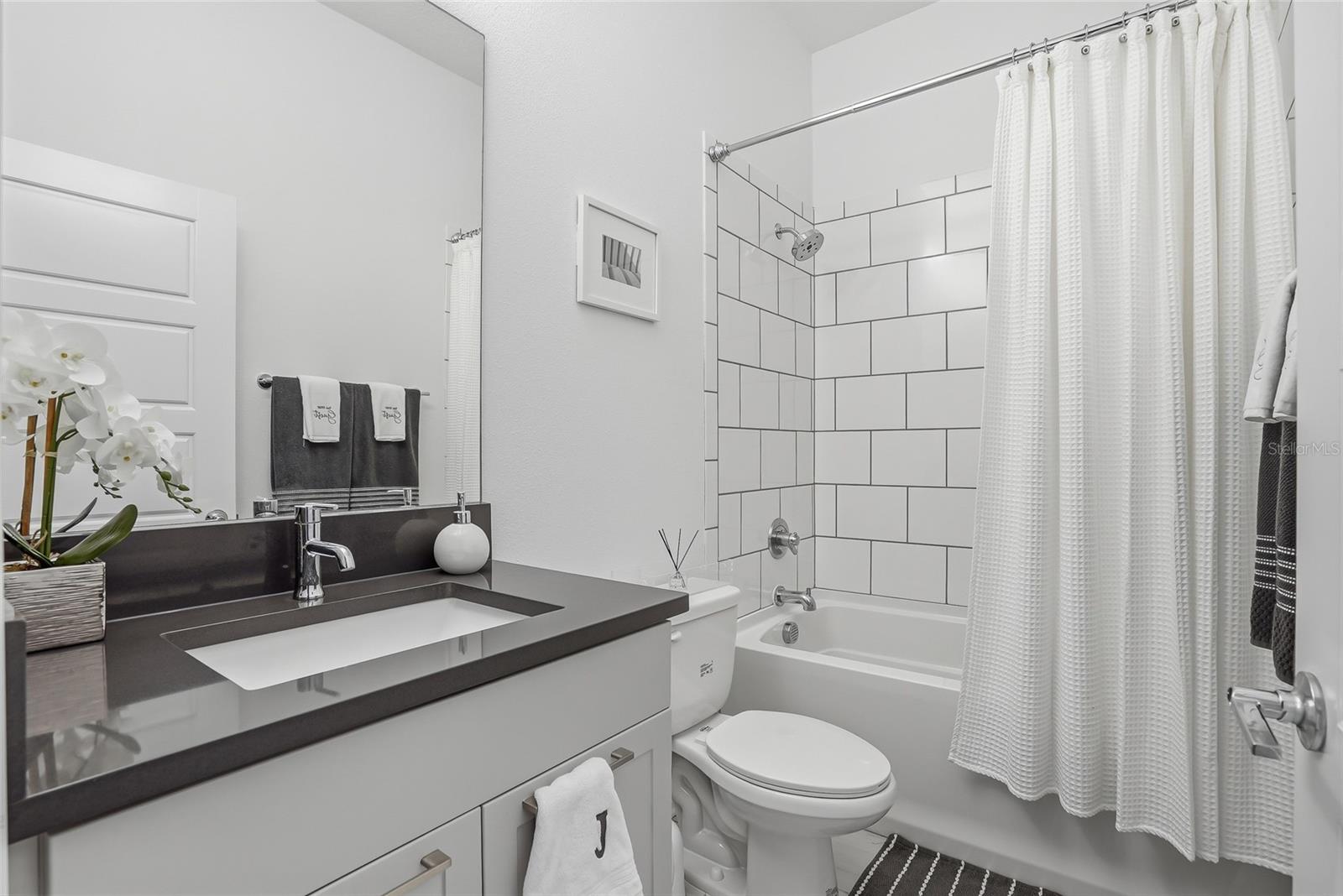 SOUTH WESTSHORE TWNHMS - Residential Lease
