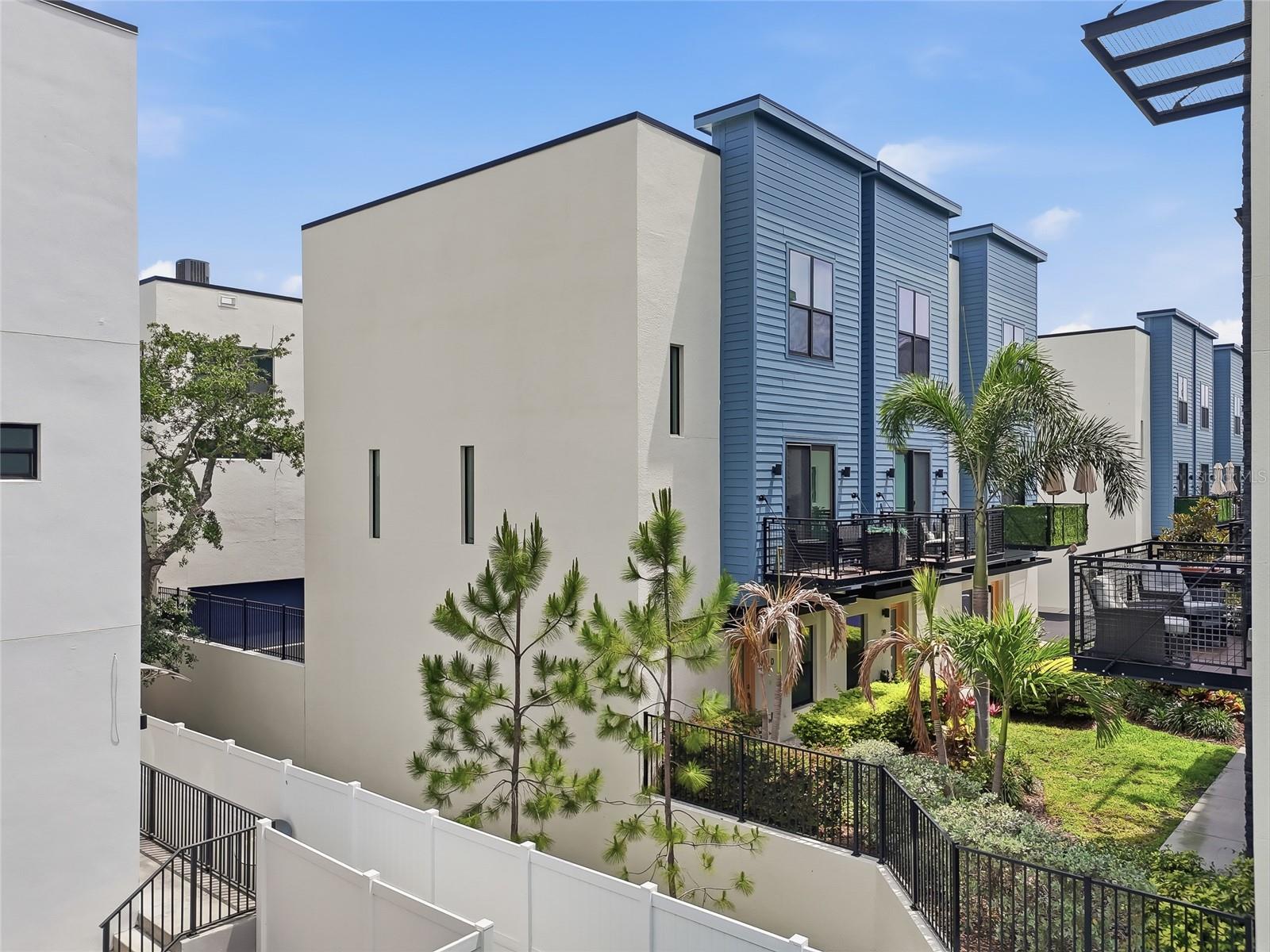 SOUTH WESTSHORE TWNHMS - Residential Lease