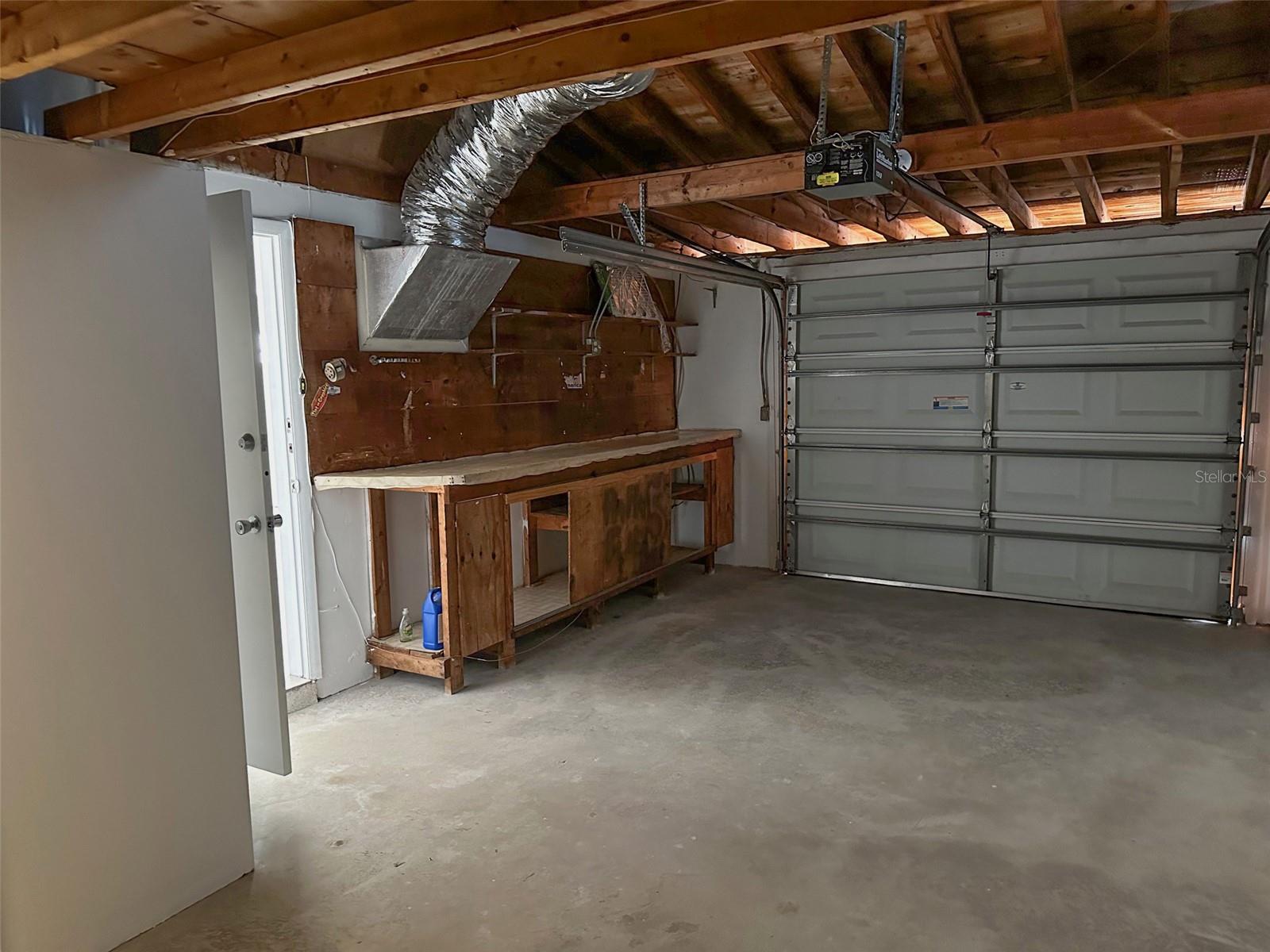 COLONIAL MANOR - Residential Lease