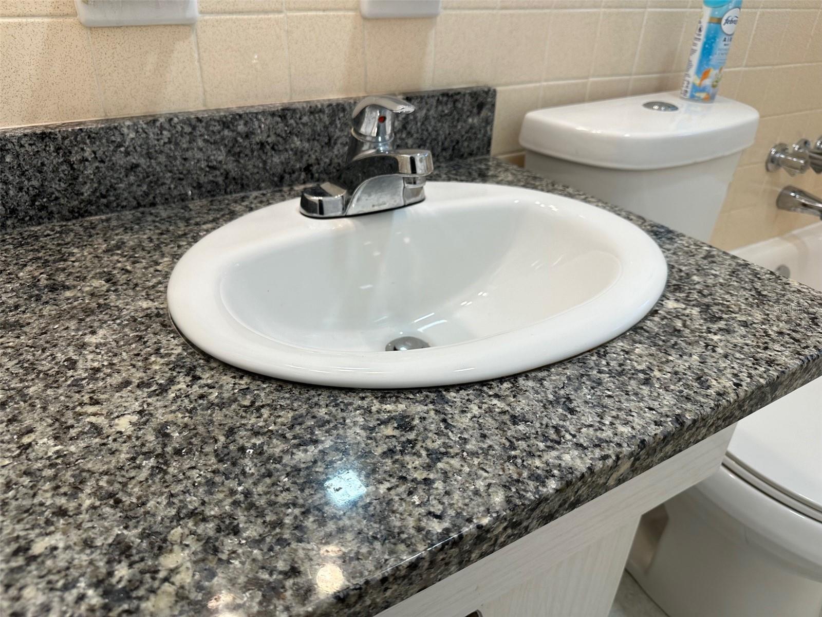 COLONIAL MANOR - Residential Lease