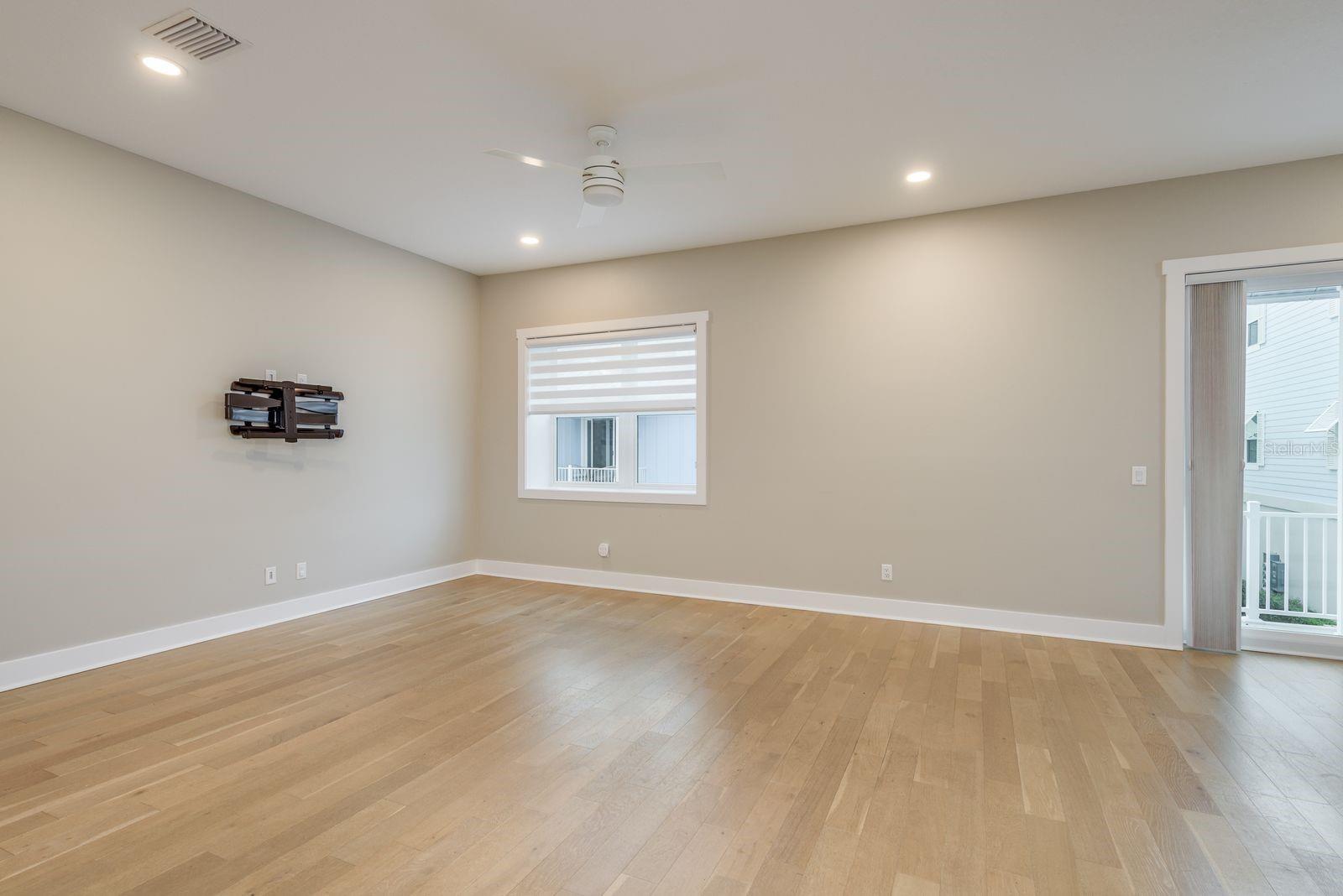 OAK BEND TWNHMS - Residential