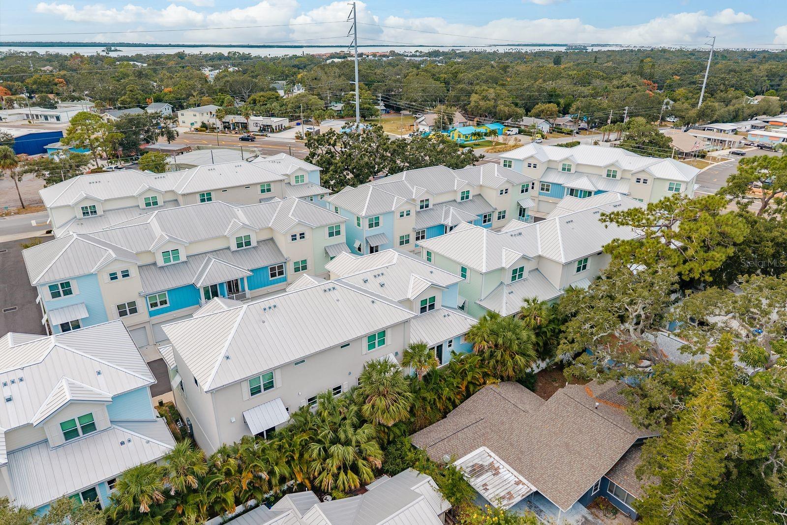 OAK BEND TWNHMS - Residential