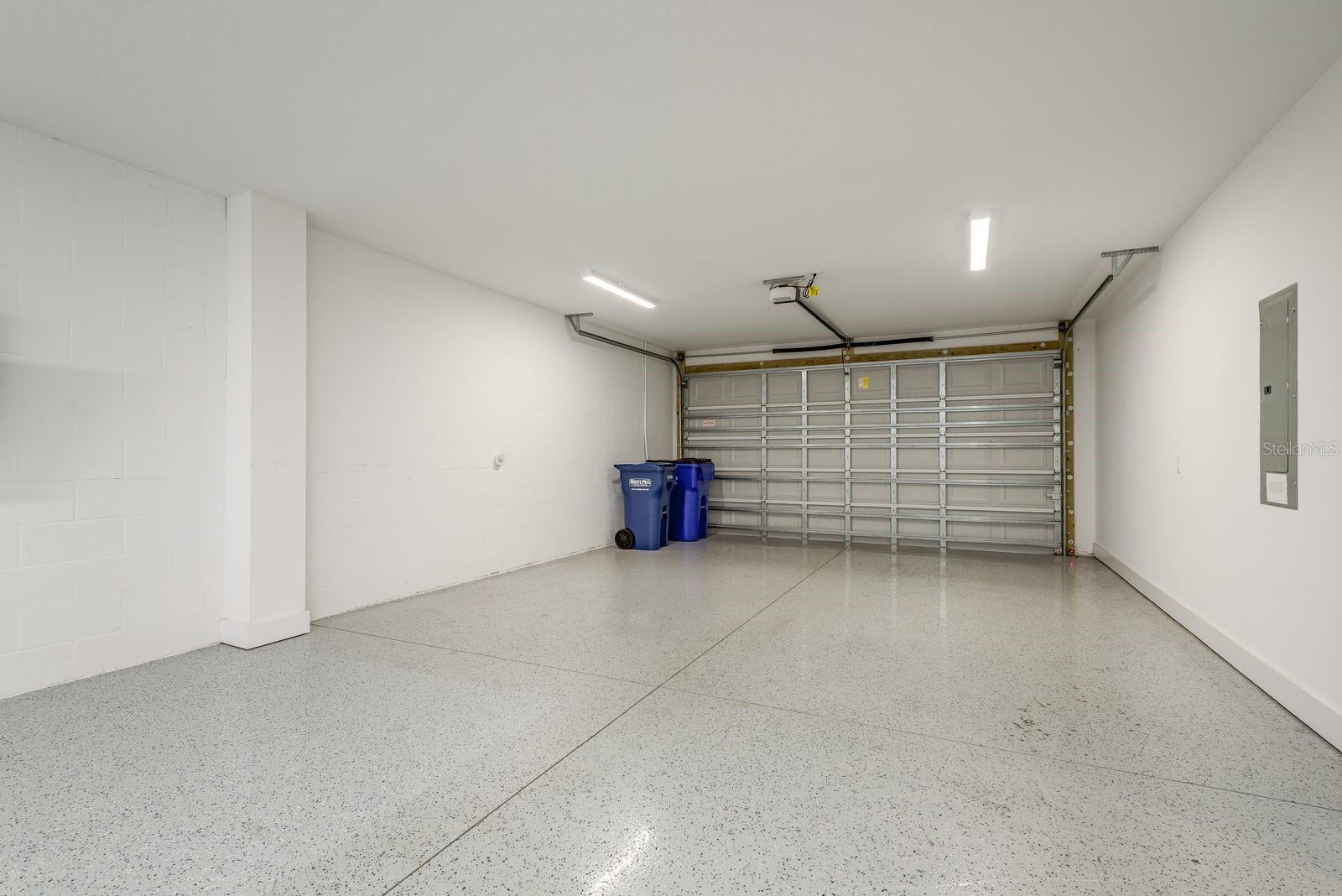 OAK BEND TWNHMS - Residential