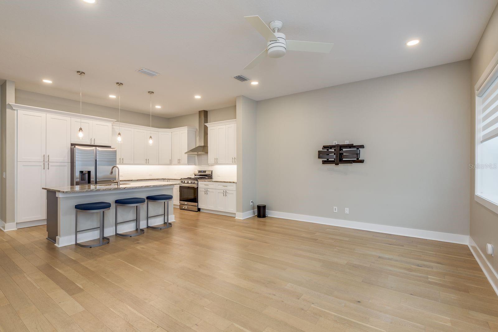 OAK BEND TWNHMS - Residential