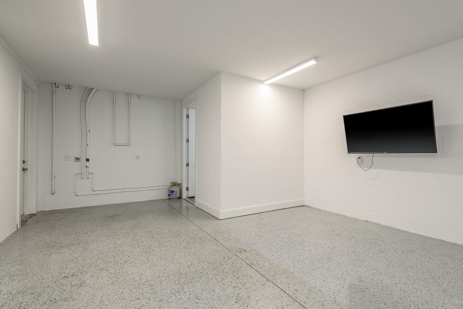 OAK BEND TWNHMS - Residential