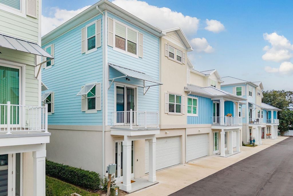 Photo of 833 Oak Bend Lane, Dunedin, FL 34698 (MLS # TB8444217)