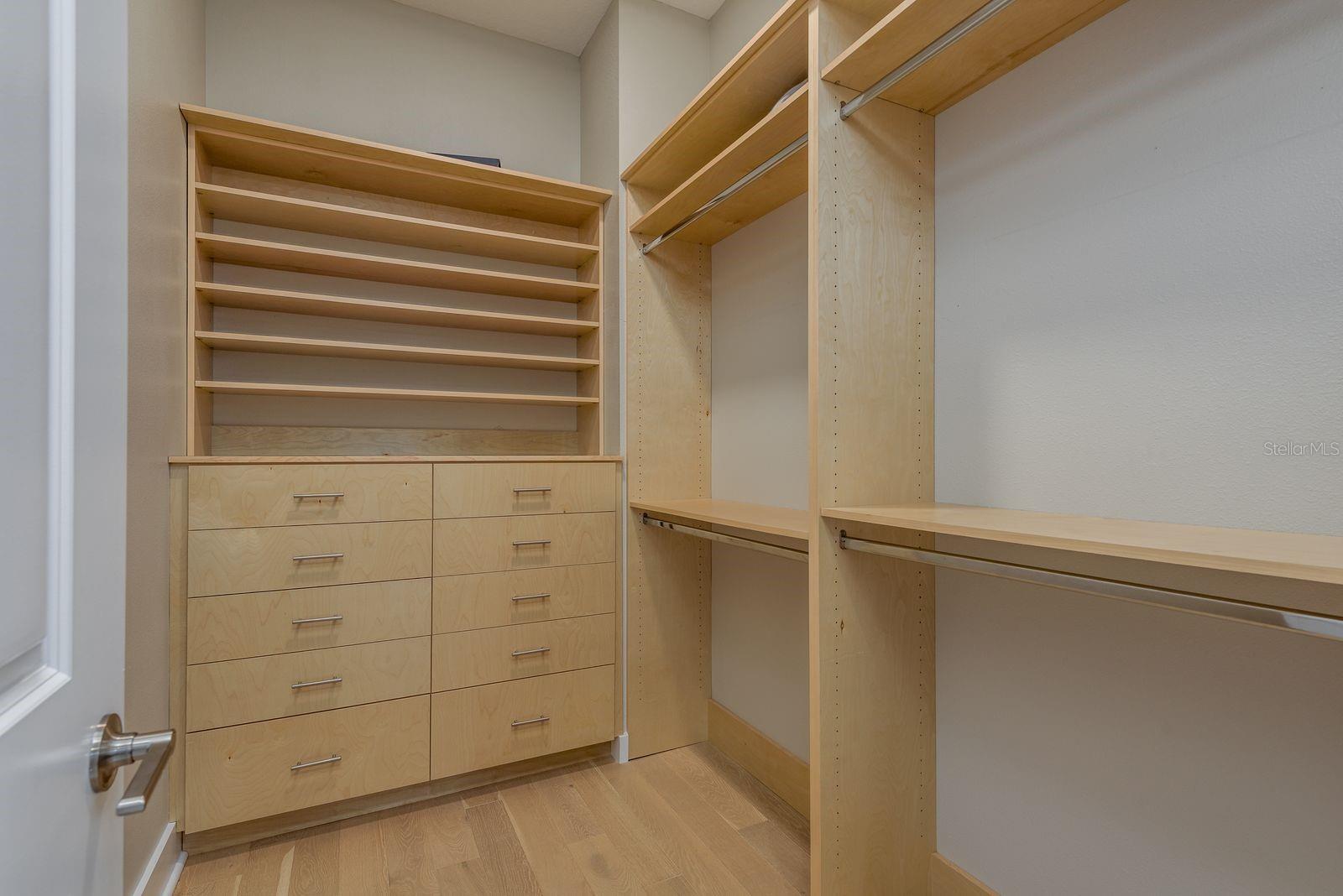 OAK BEND TWNHMS - Residential