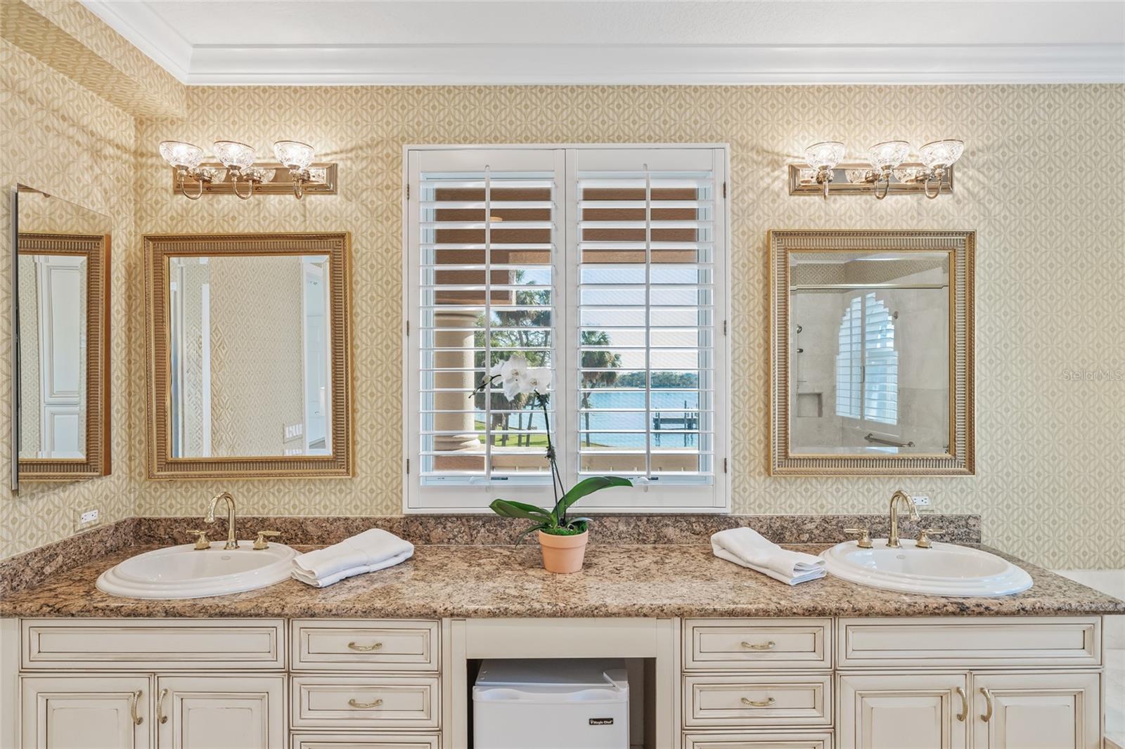 VINOY PLACE CONDO - Residential