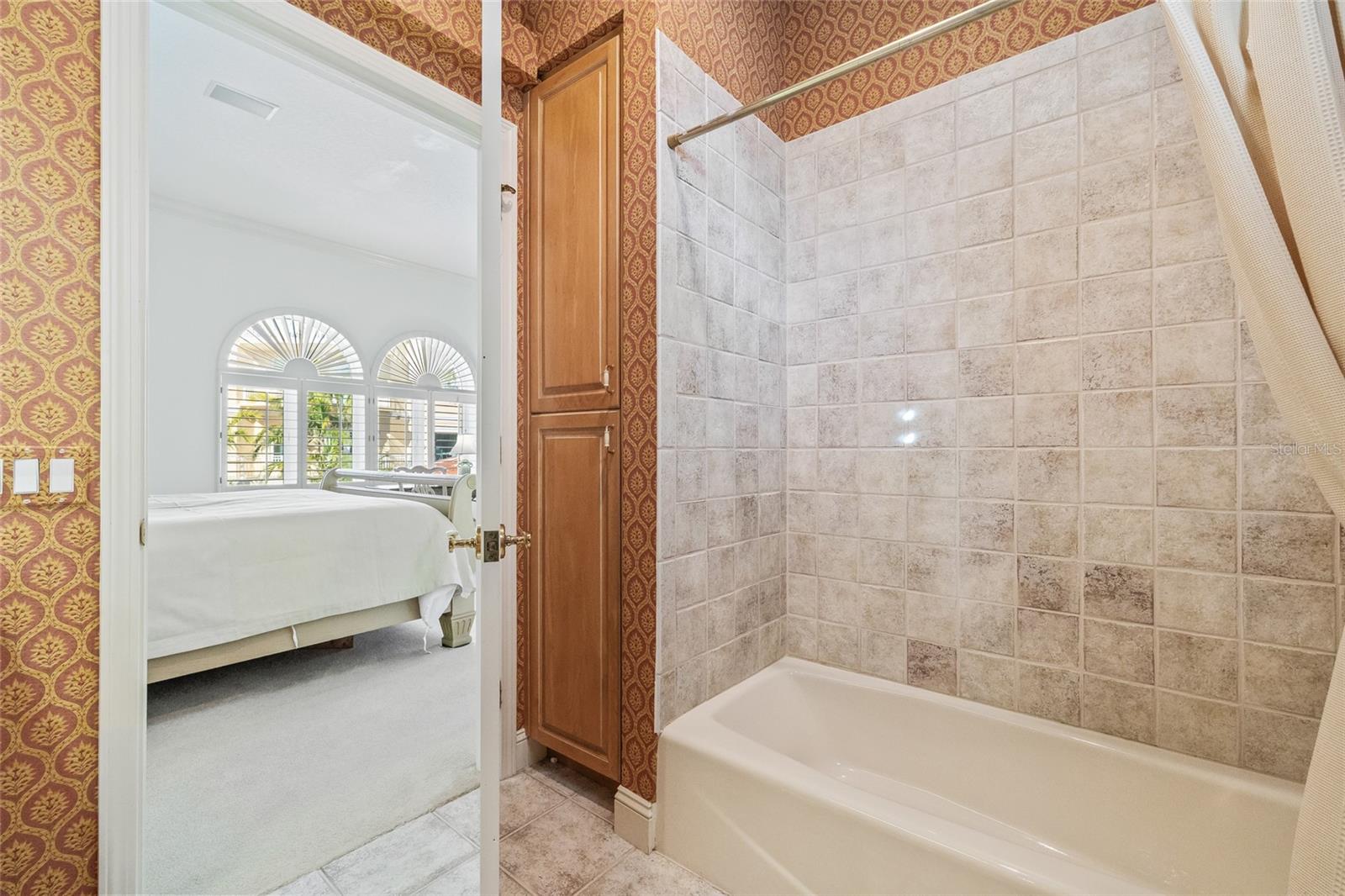 VINOY PLACE CONDO - Residential