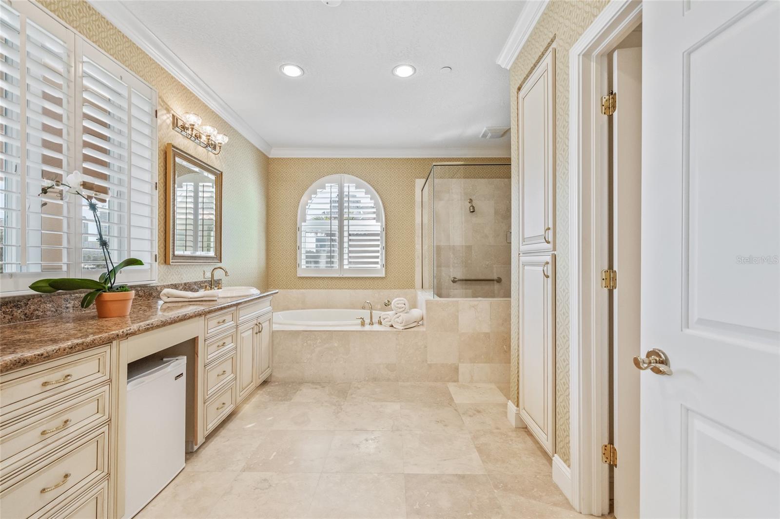 VINOY PLACE CONDO - Residential