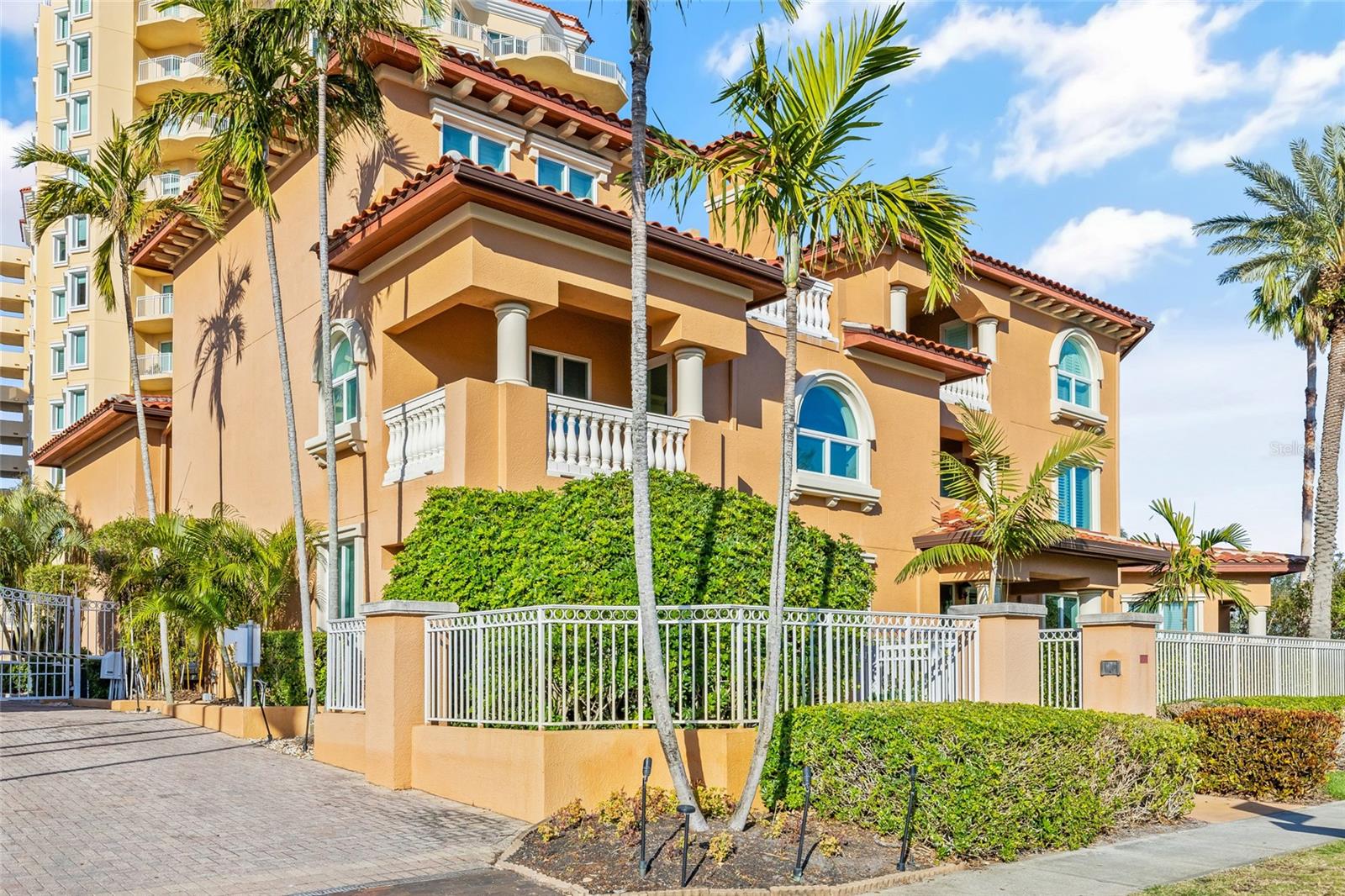 VINOY PLACE CONDO - Residential