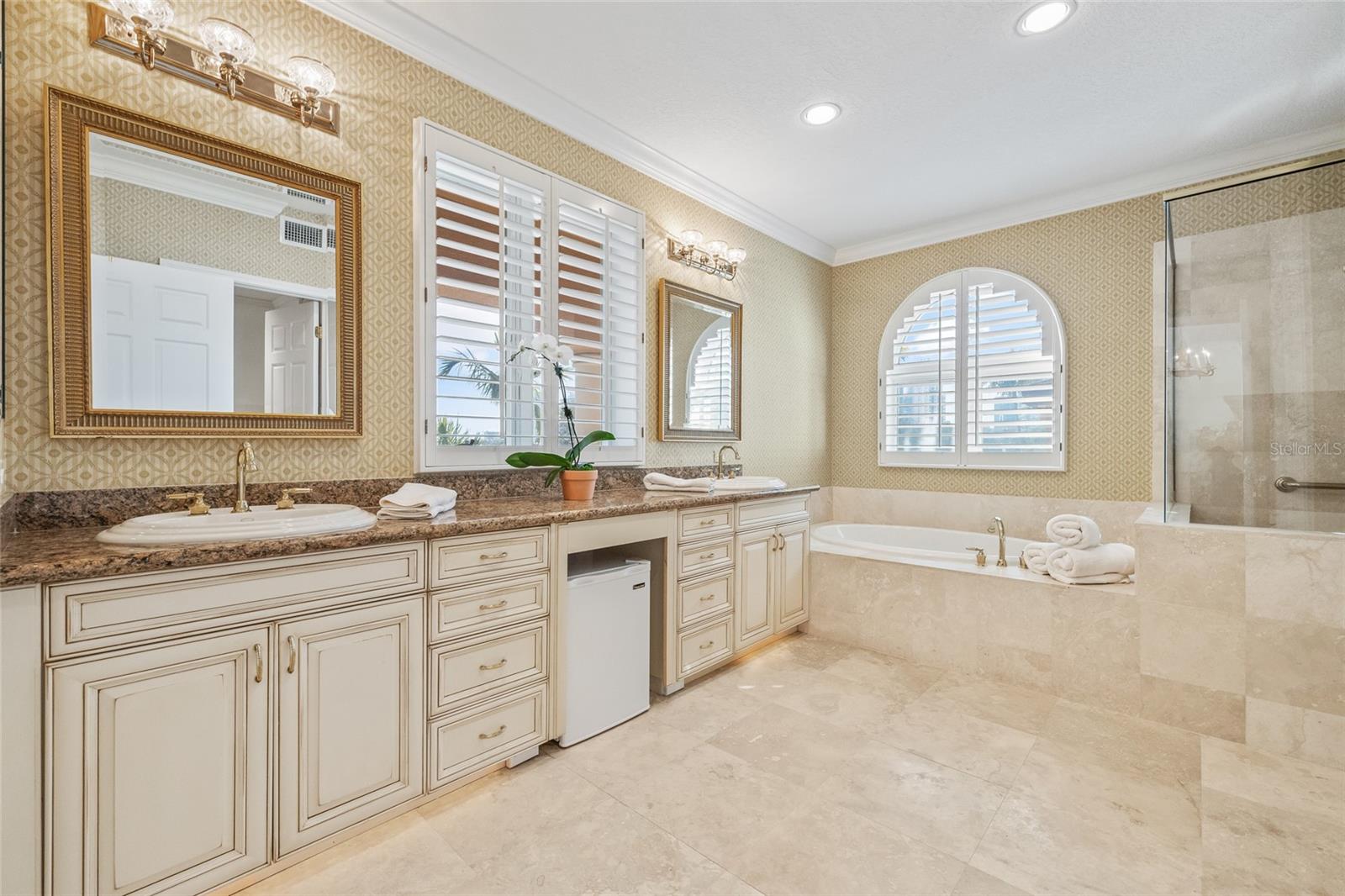 VINOY PLACE CONDO - Residential