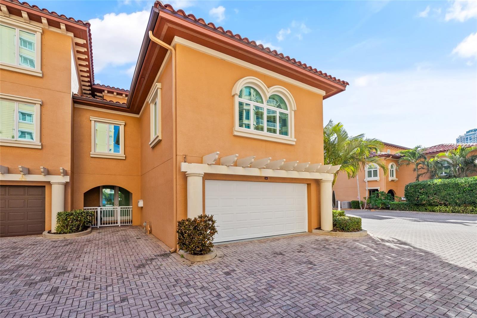 VINOY PLACE CONDO - Residential