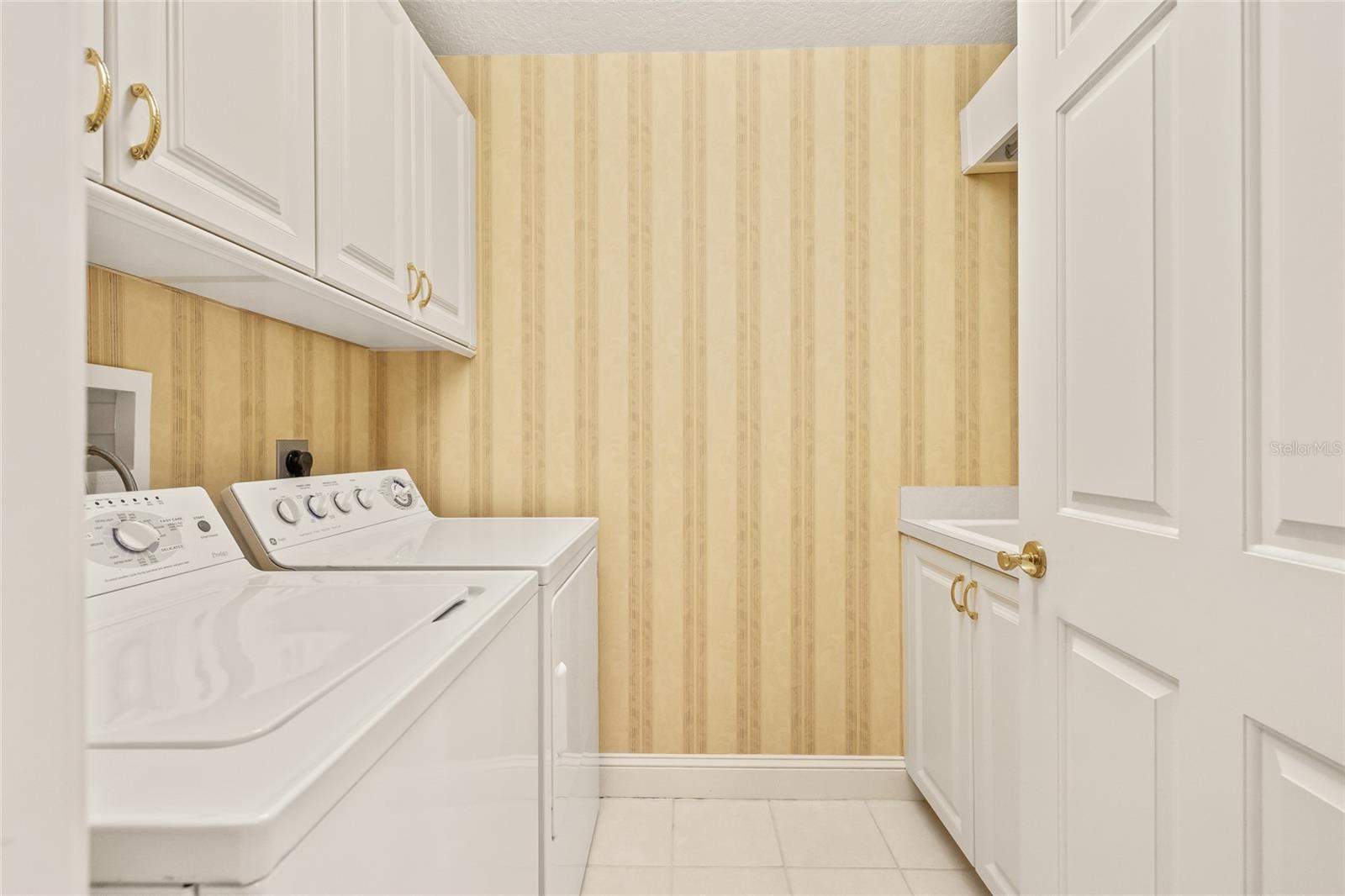 VINOY PLACE CONDO - Residential