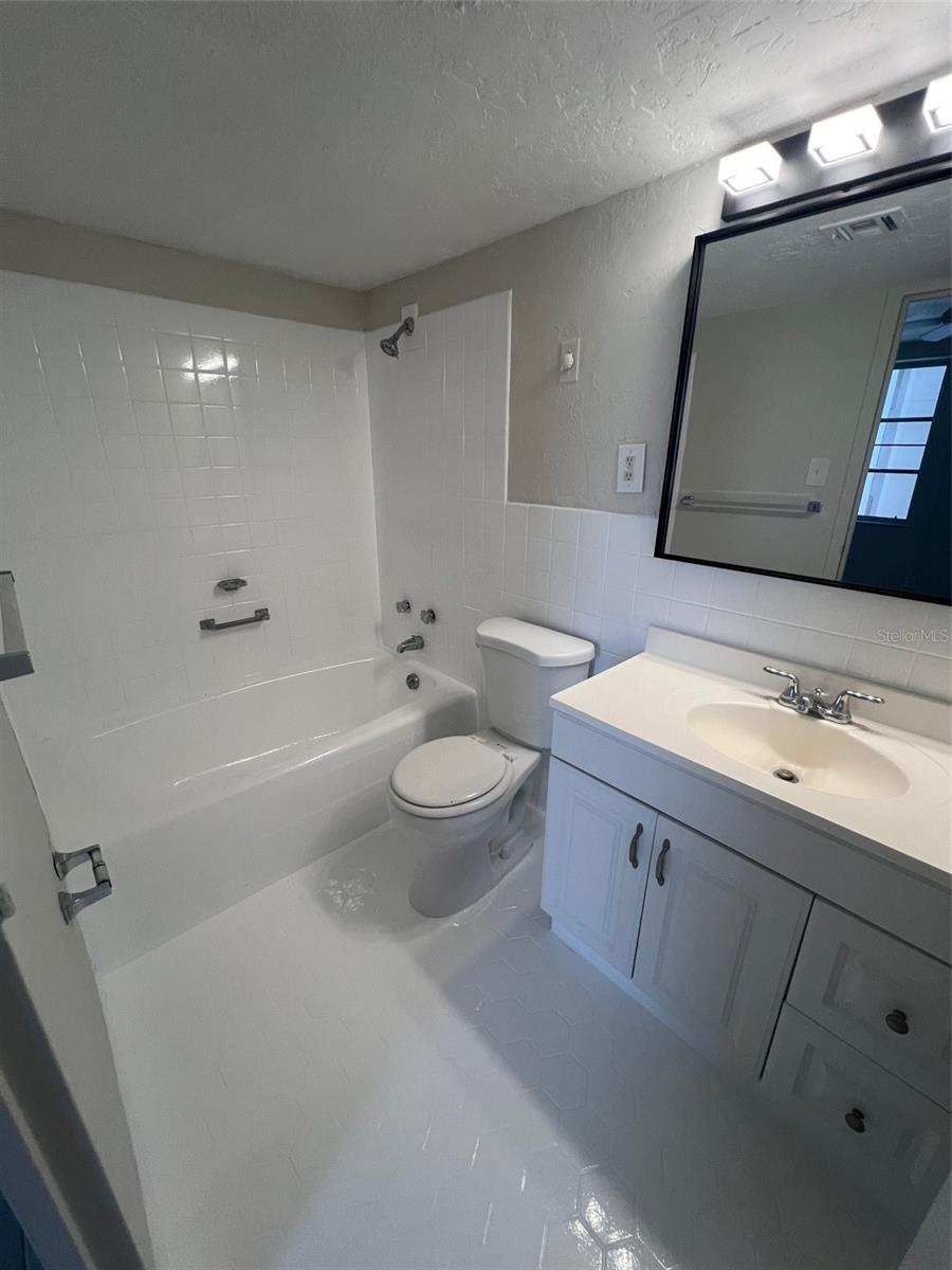 PARADISE ISLAND TOWERS CONDO - Residential Lease