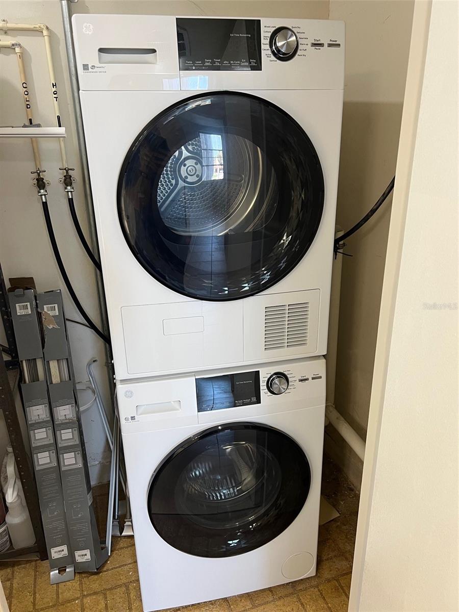 PARADISE ISLAND TOWERS CONDO - Residential Lease