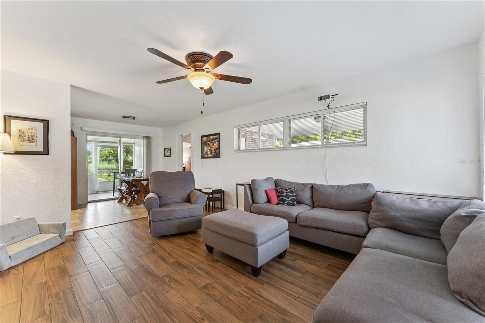 812 AGNES DRIVE