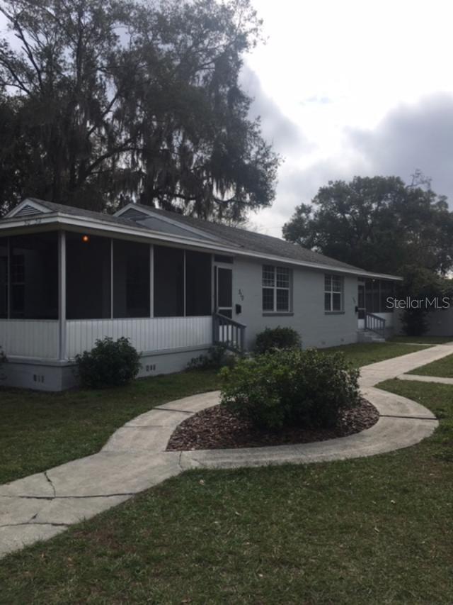 Charming updated 2 bedroom apartment in Dixieland area. Real hardwood floors, granite top counters in the kitchen, travertine tile shower. All apartments have their own laundry closet in the carport area.