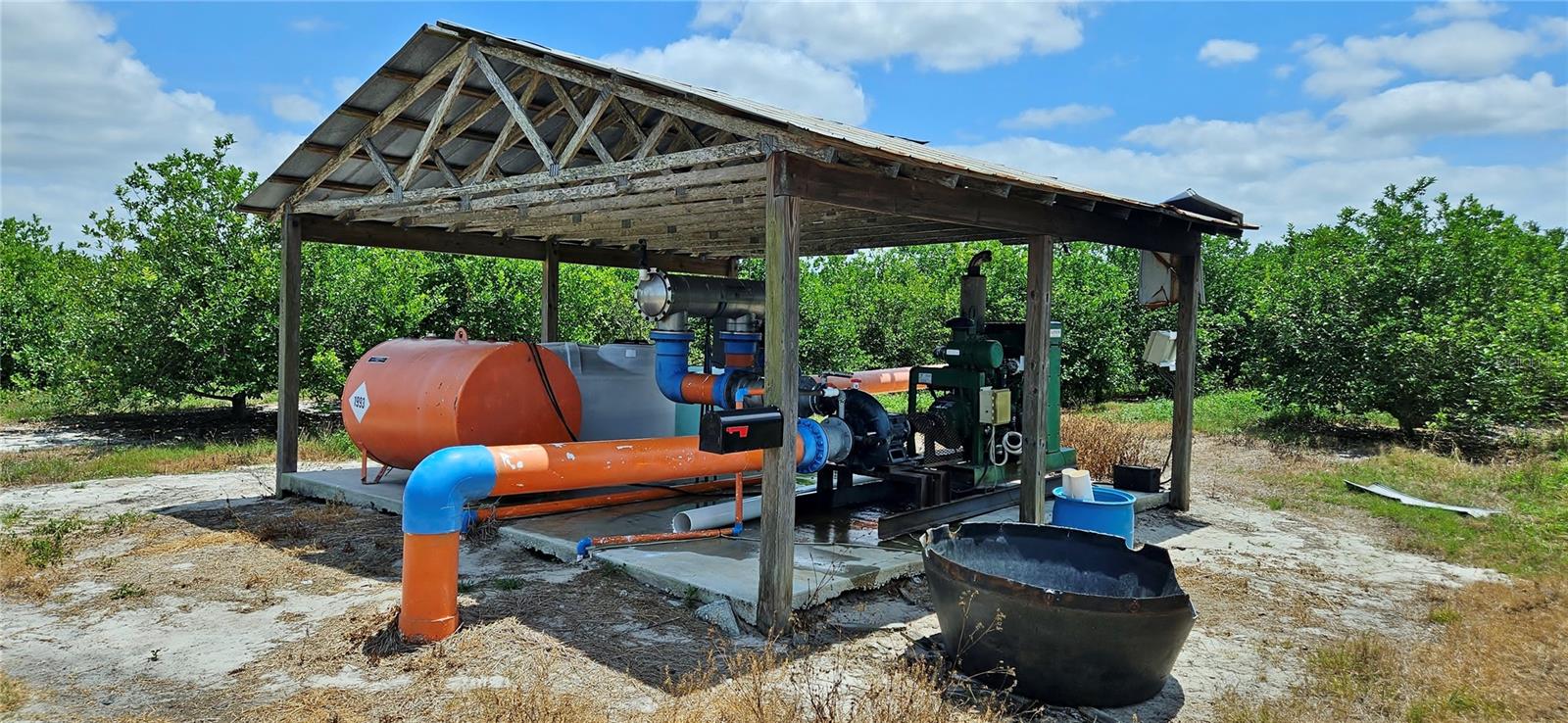 METES & BOUNDS - Land