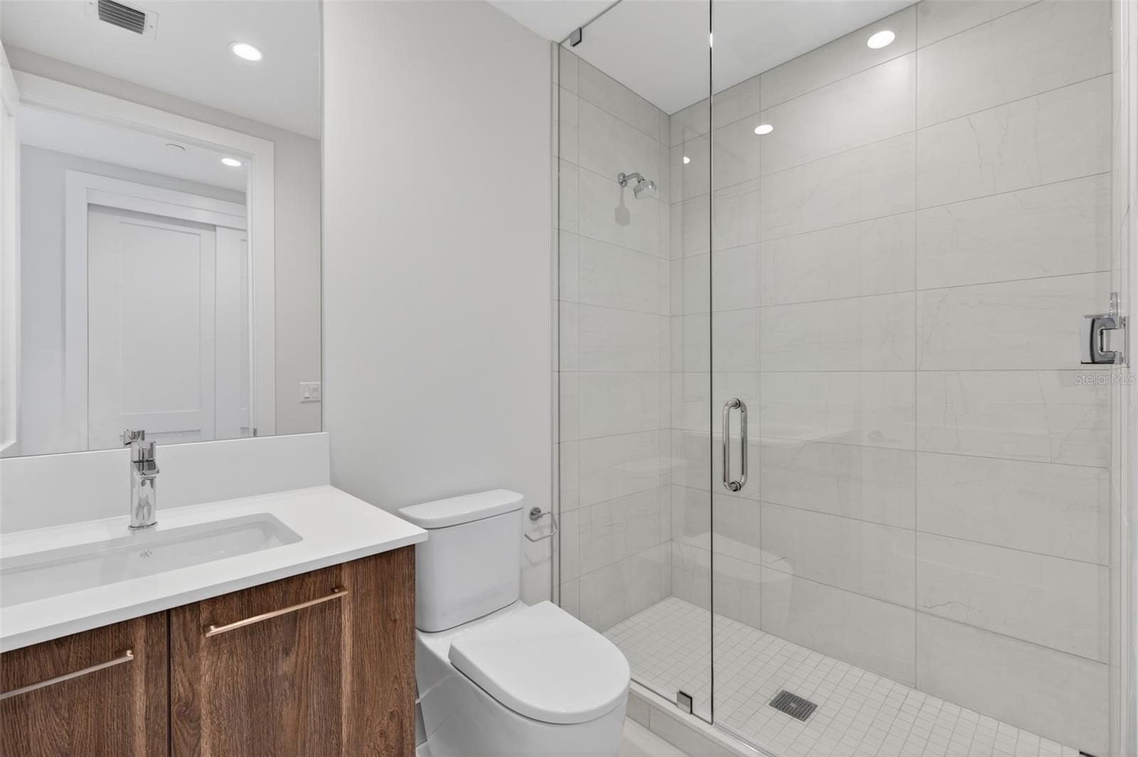 ART HOUSE - Residential Lease