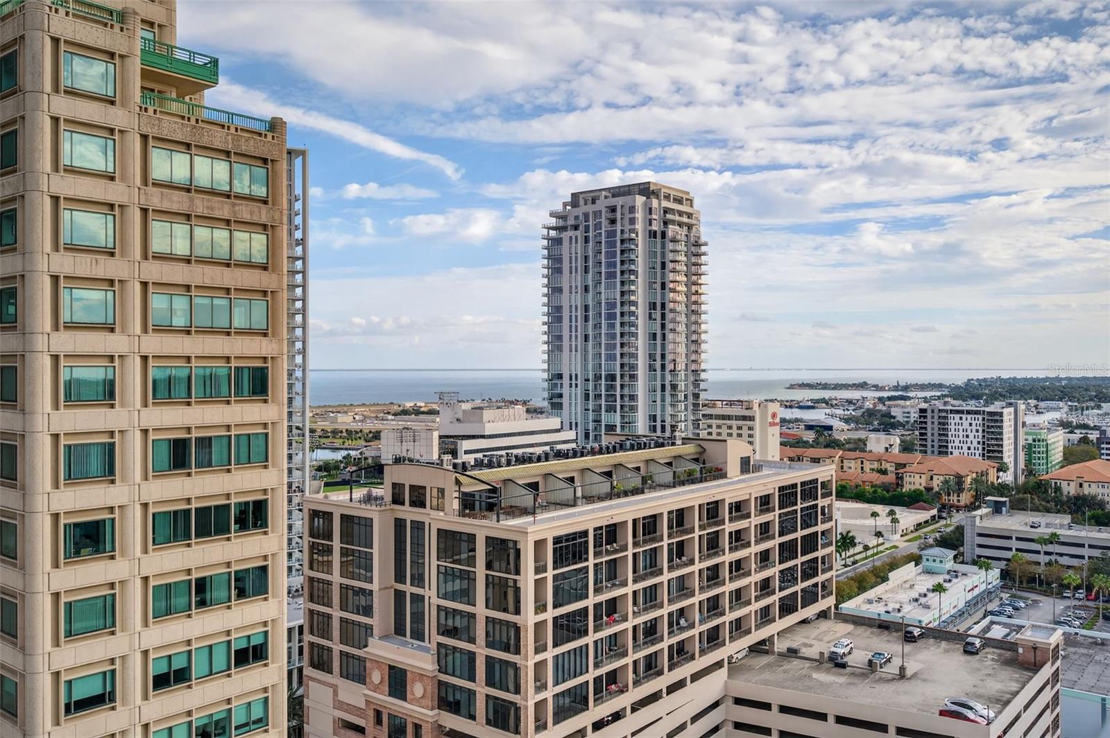 ART HOUSE - Residential Lease