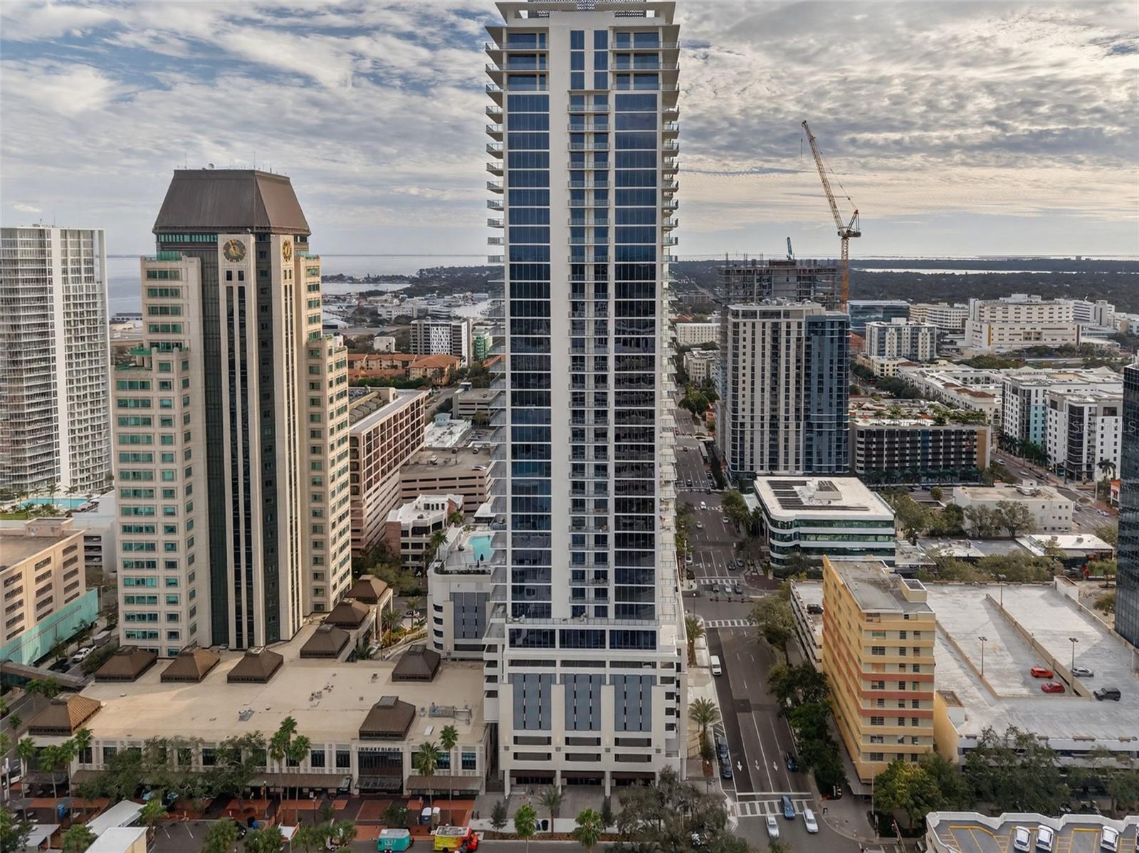 ART HOUSE - Residential Lease