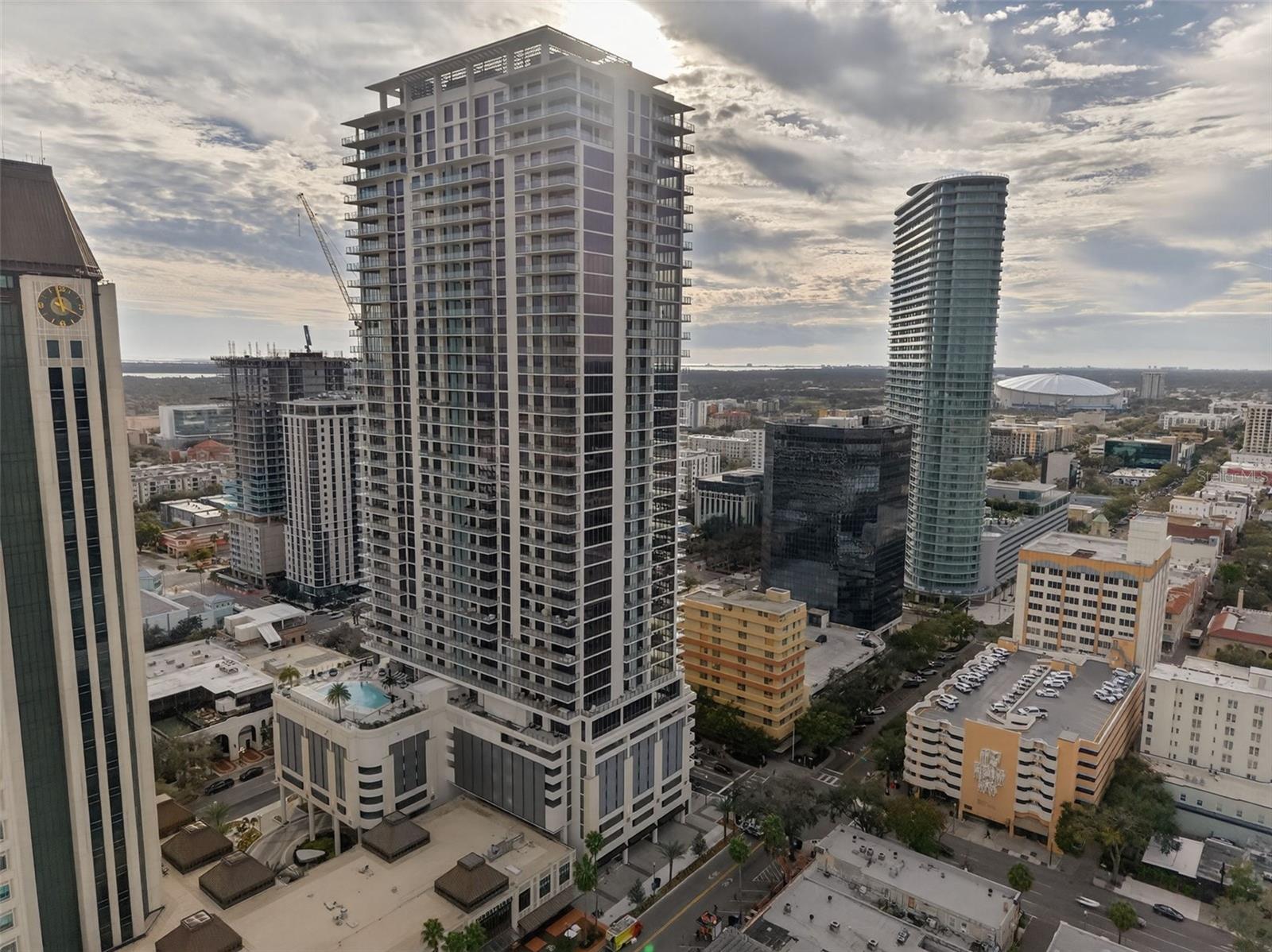 ART HOUSE - Residential Lease