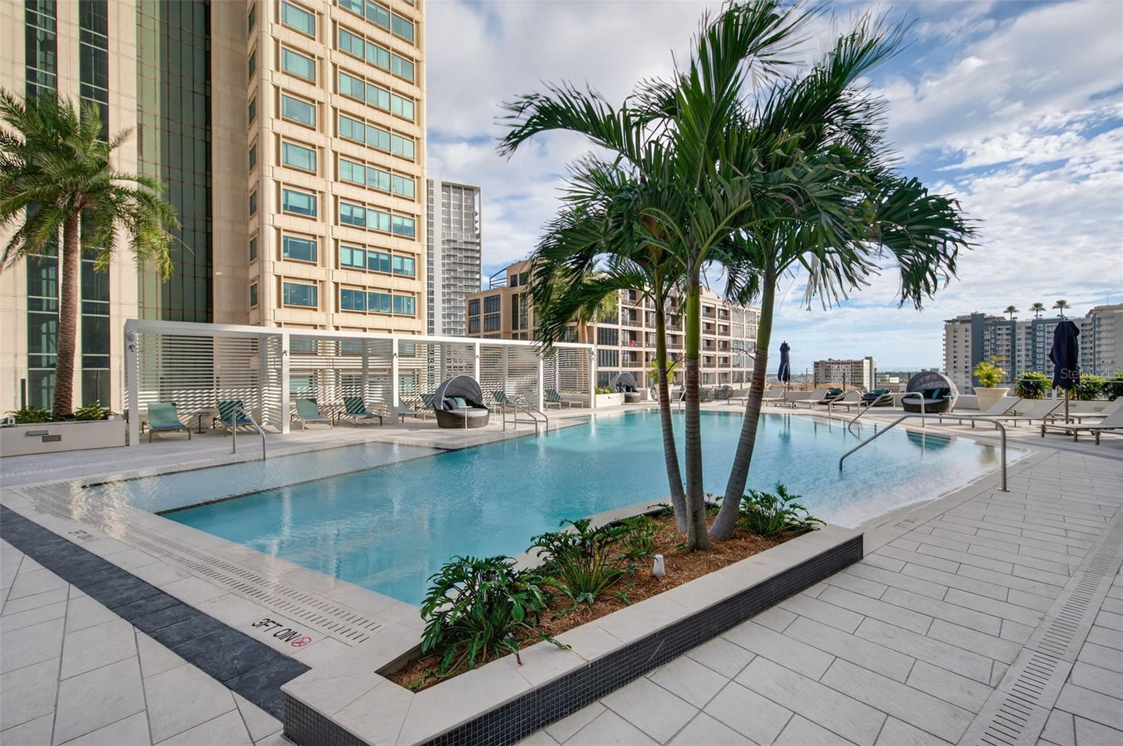 ART HOUSE - Residential Lease