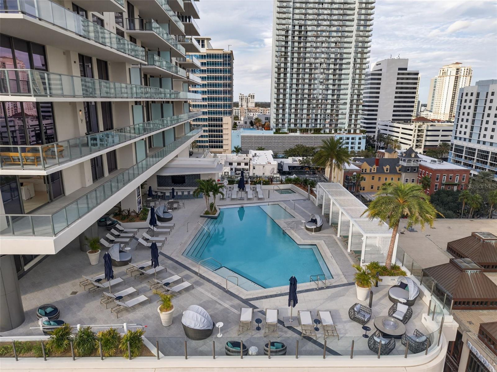 ART HOUSE - Residential Lease