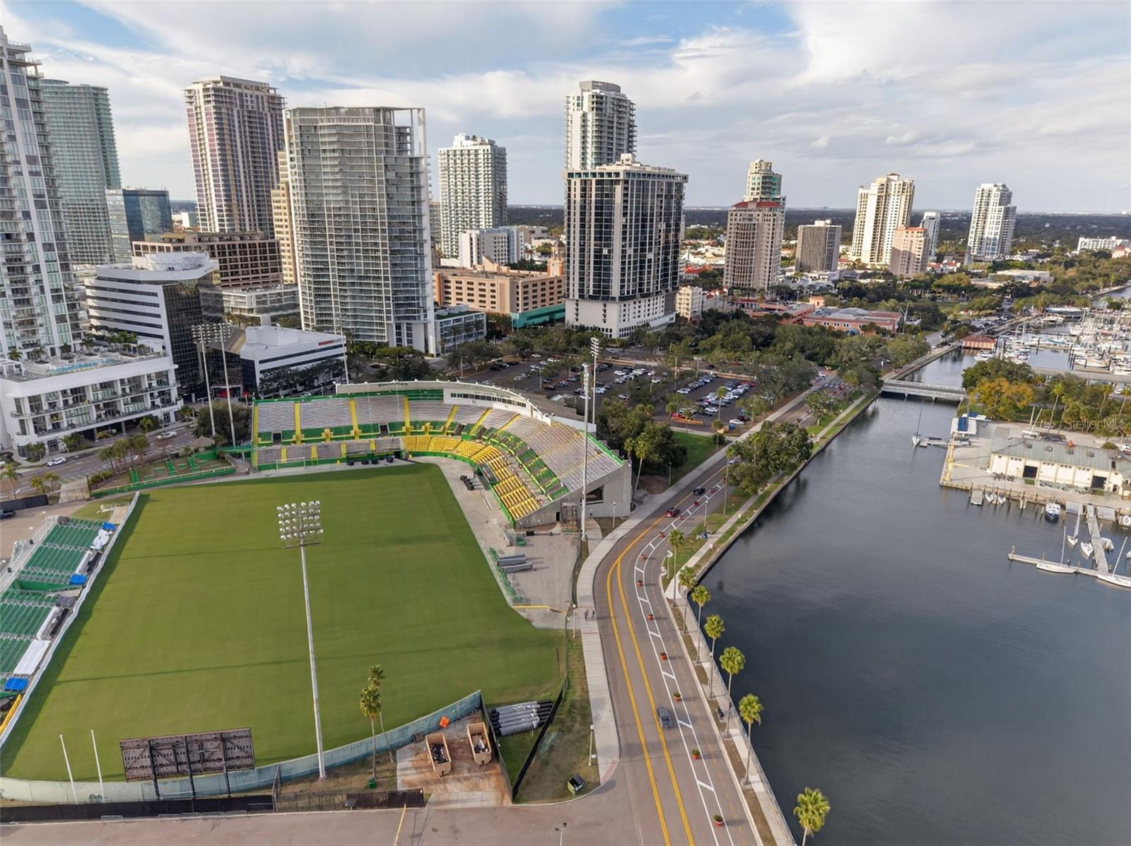 ART HOUSE - Residential Lease