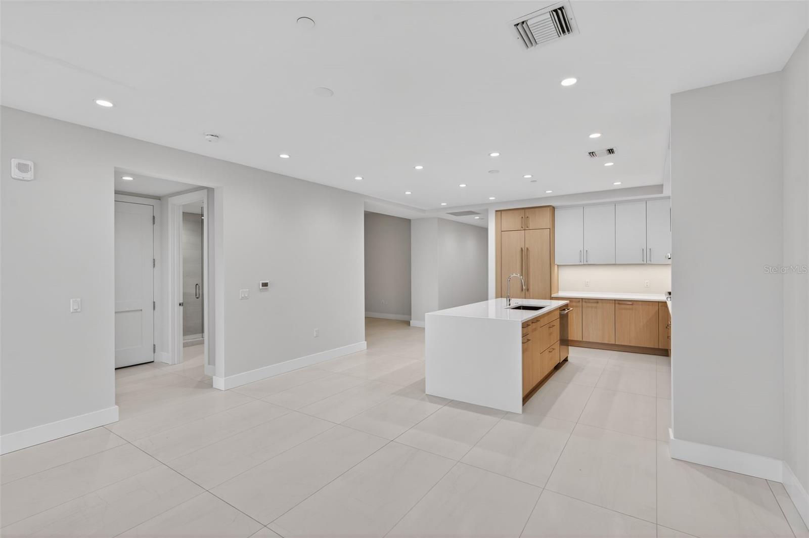 ART HOUSE - Residential Lease