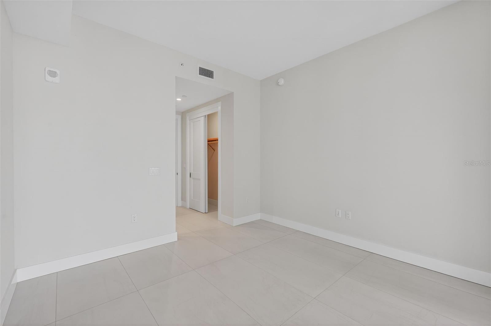 ART HOUSE - Residential Lease